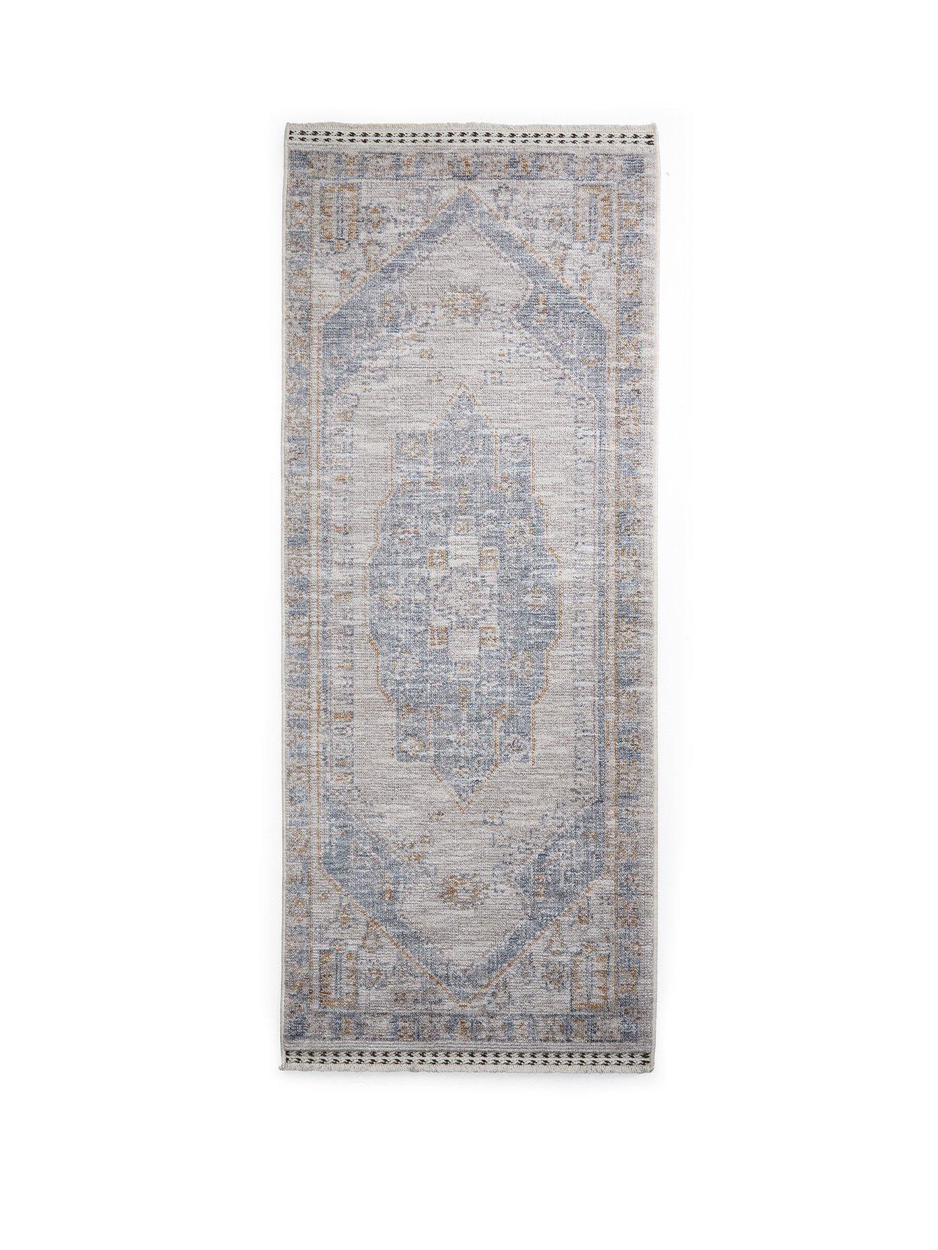 undefined Mateo Medallion Runner
