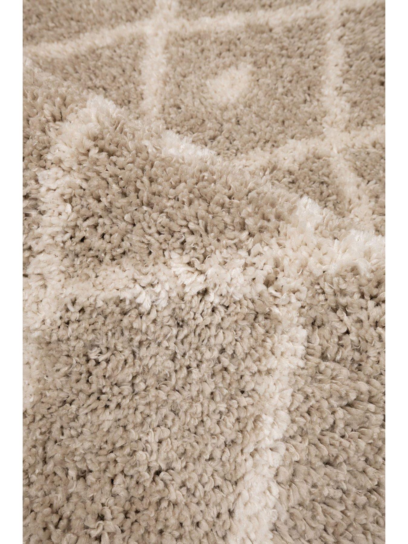 Image 3 of 4 of Very Home Snug Diamonds Rug - Natural