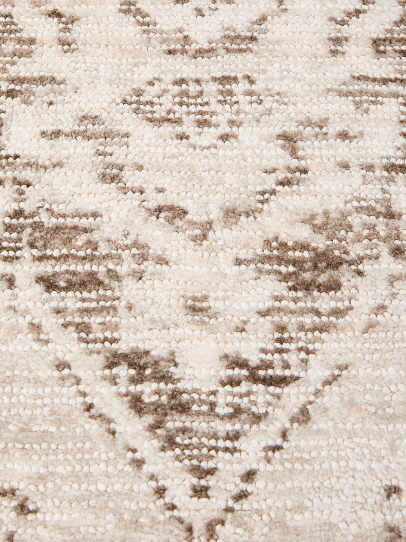 Image 3 of 5 of Michelle Keegan Home Mateo Traditional Rug - Grey