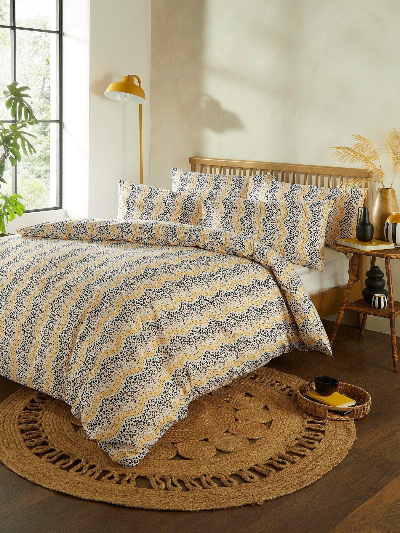 undefined Leopard Wiggle Duvet Set
