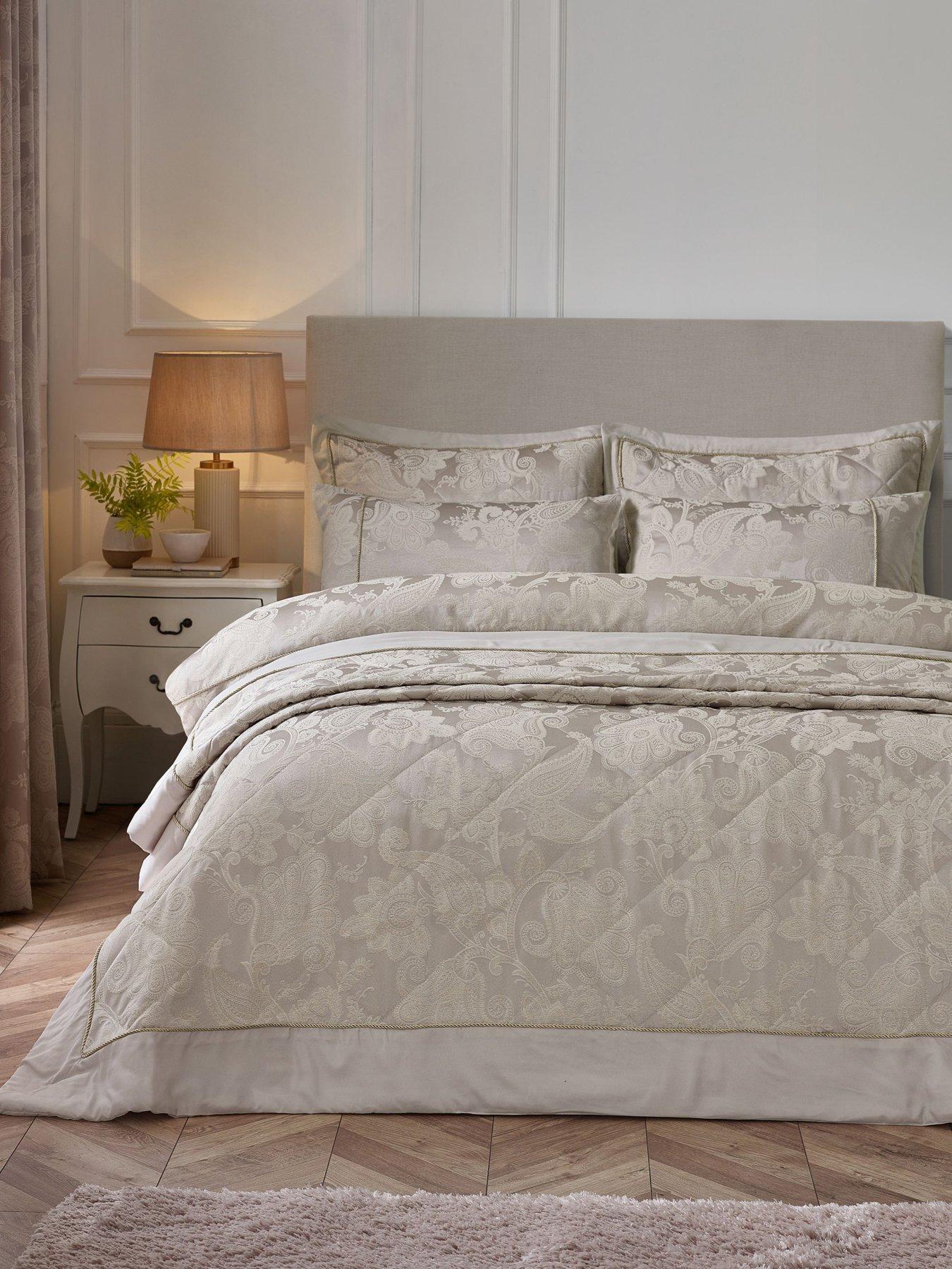 Image 4 of 4 of Catherine Lansfield Opulent Jacquard Bedspread- 240x260cm