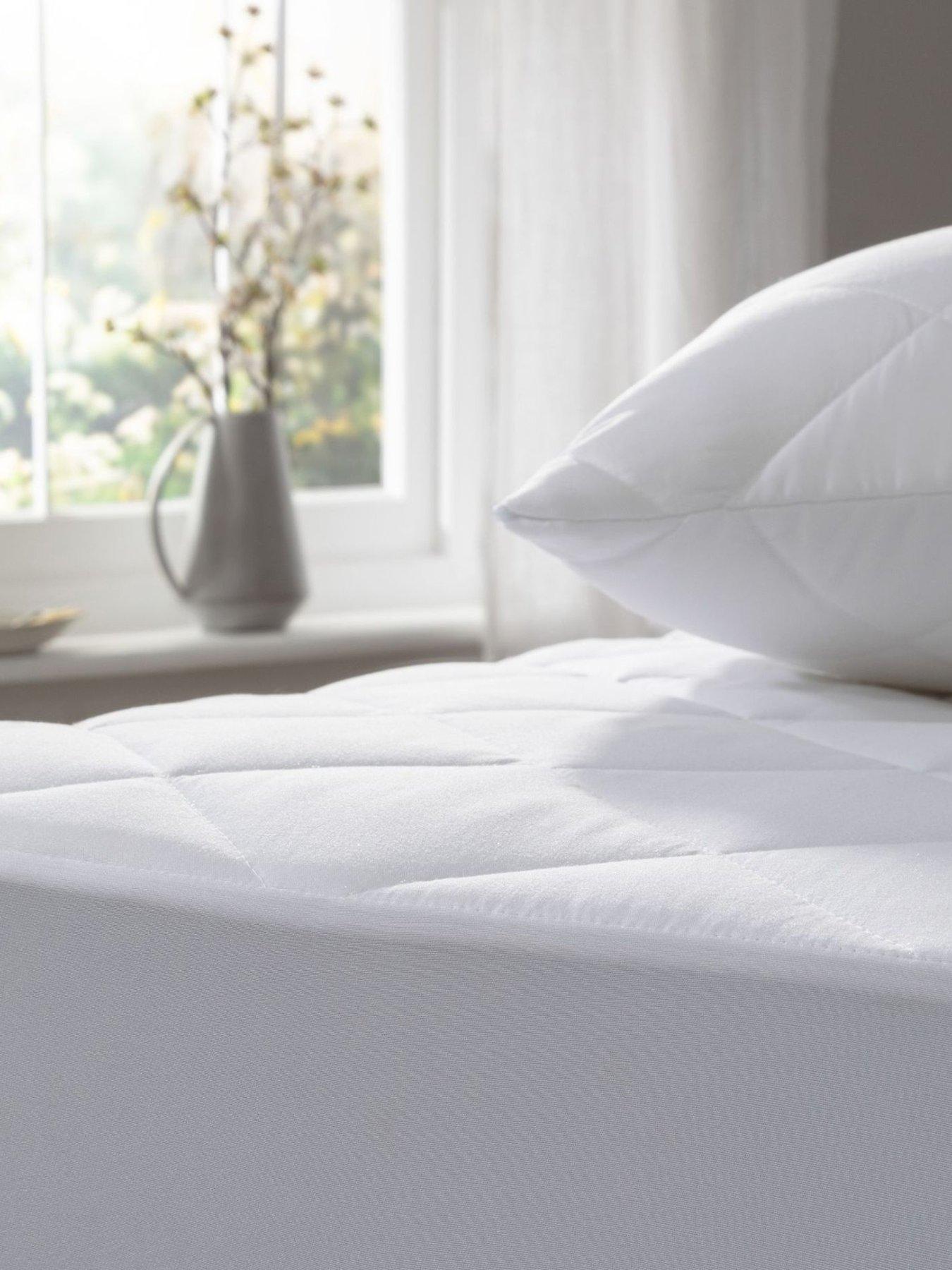 The Fine Bedding Company Allergy Defence Anti Allergy Mattress Protector