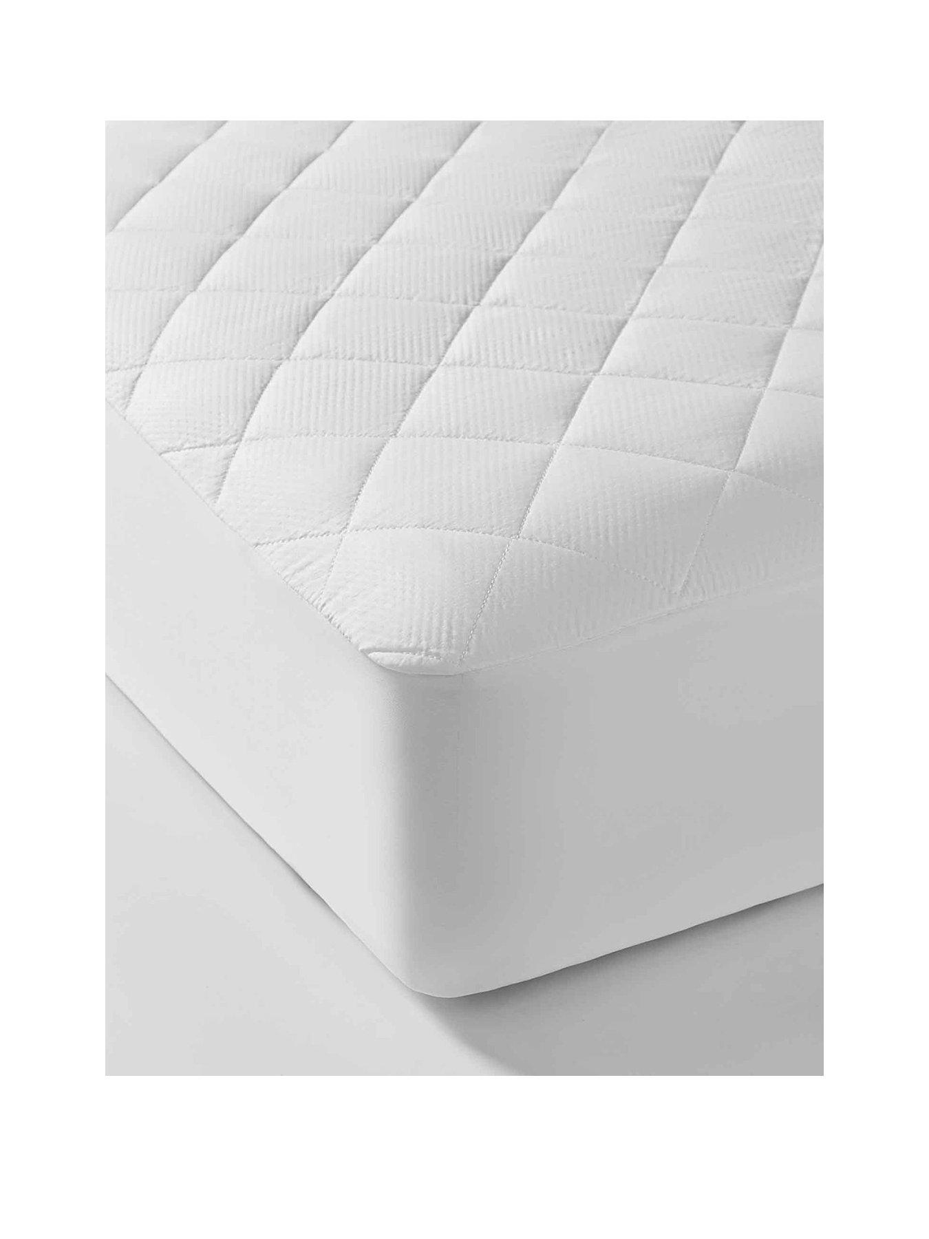 The Fine Bedding Company Breathe, Cooling  &  Moisture Wicking Mattress Protector