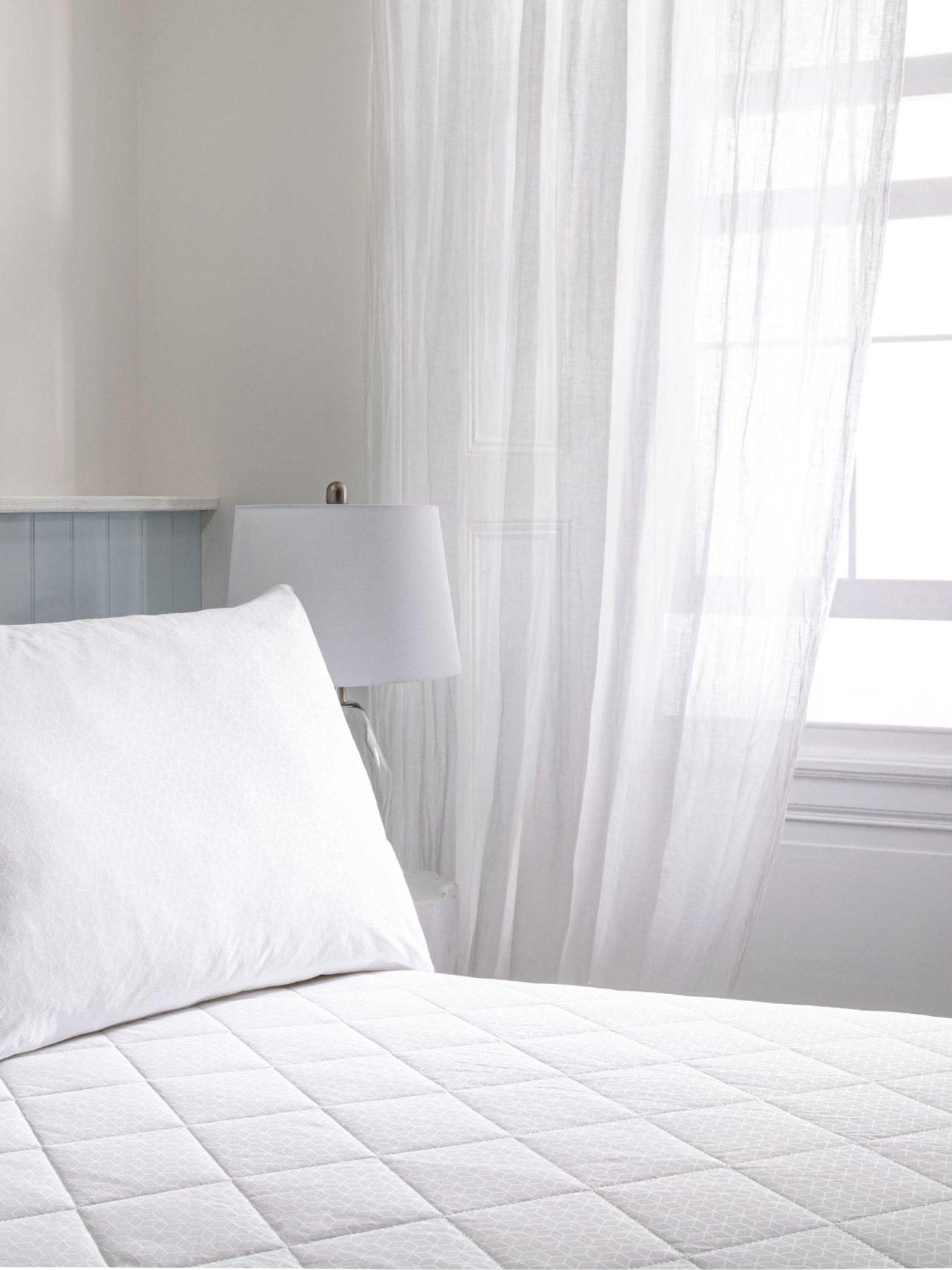 The Fine Bedding Company Smart Temperature Cooling Cotton Mattress Protector