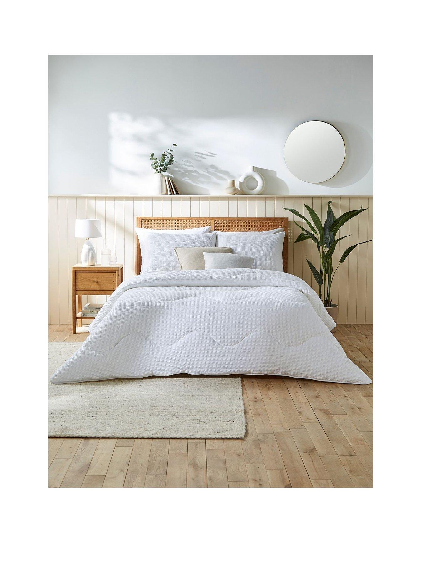 Image 2 of 7 of Night Lark Waffle 4.5 Tog Coverless Summer Duvet&nbsp;- White