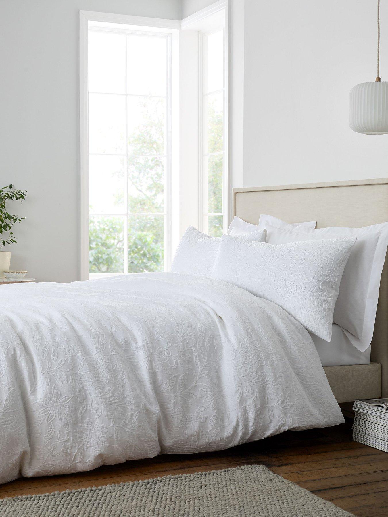 Bianca Fleur Matelassé Jacquard 200 Thread Count Cotton Duvet Set White