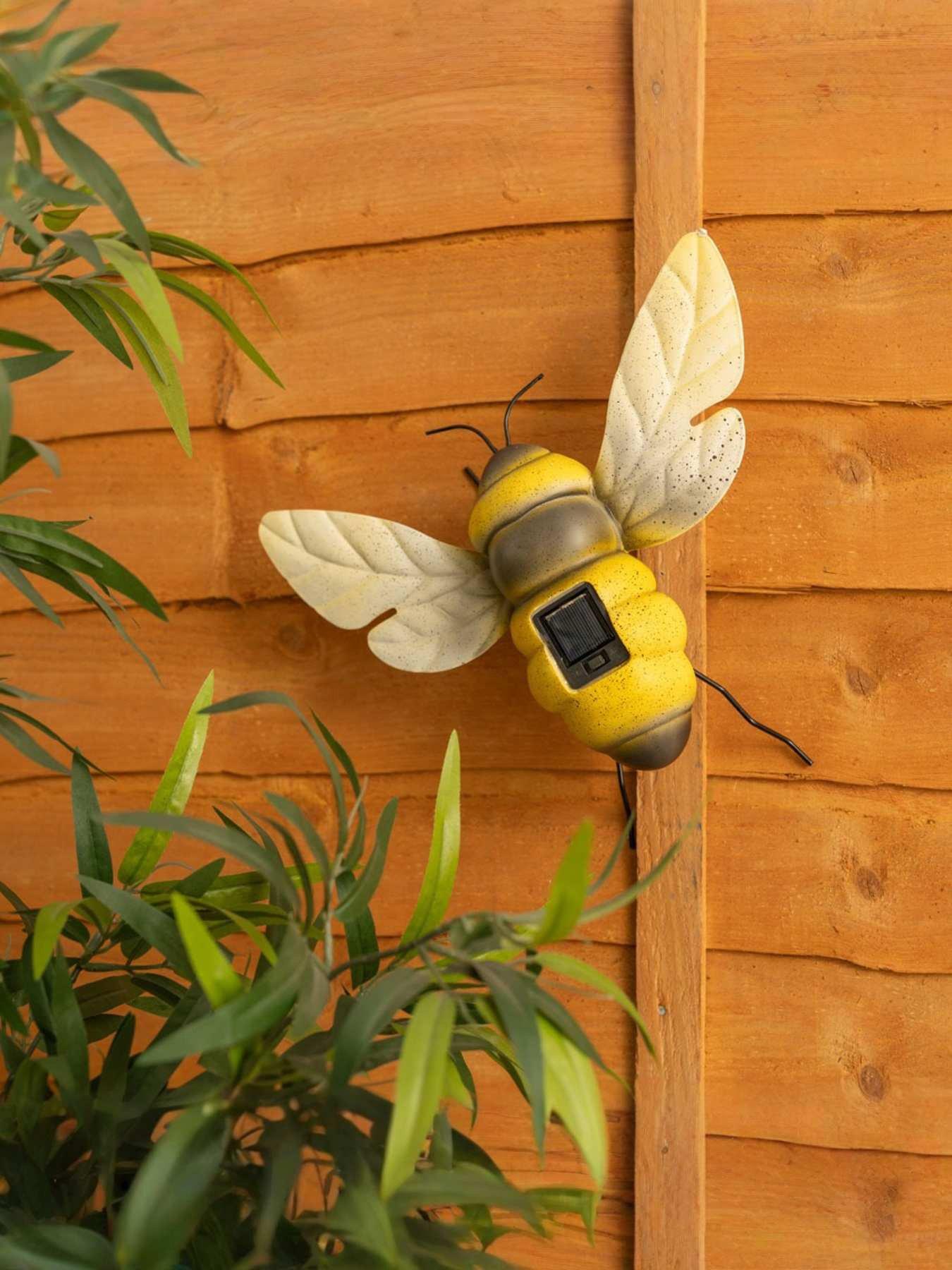 ValueLights Bee Solar Powered Wall Ornament Fence Light