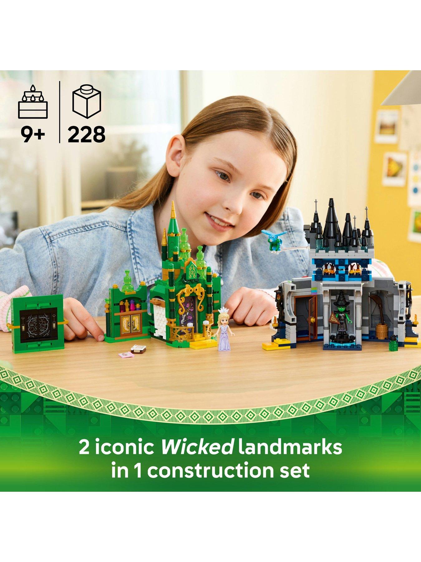 Image 2 of 8 of LEGO Wicked Emerald City &amp; Kiamo Ko Castle Toy 75689
