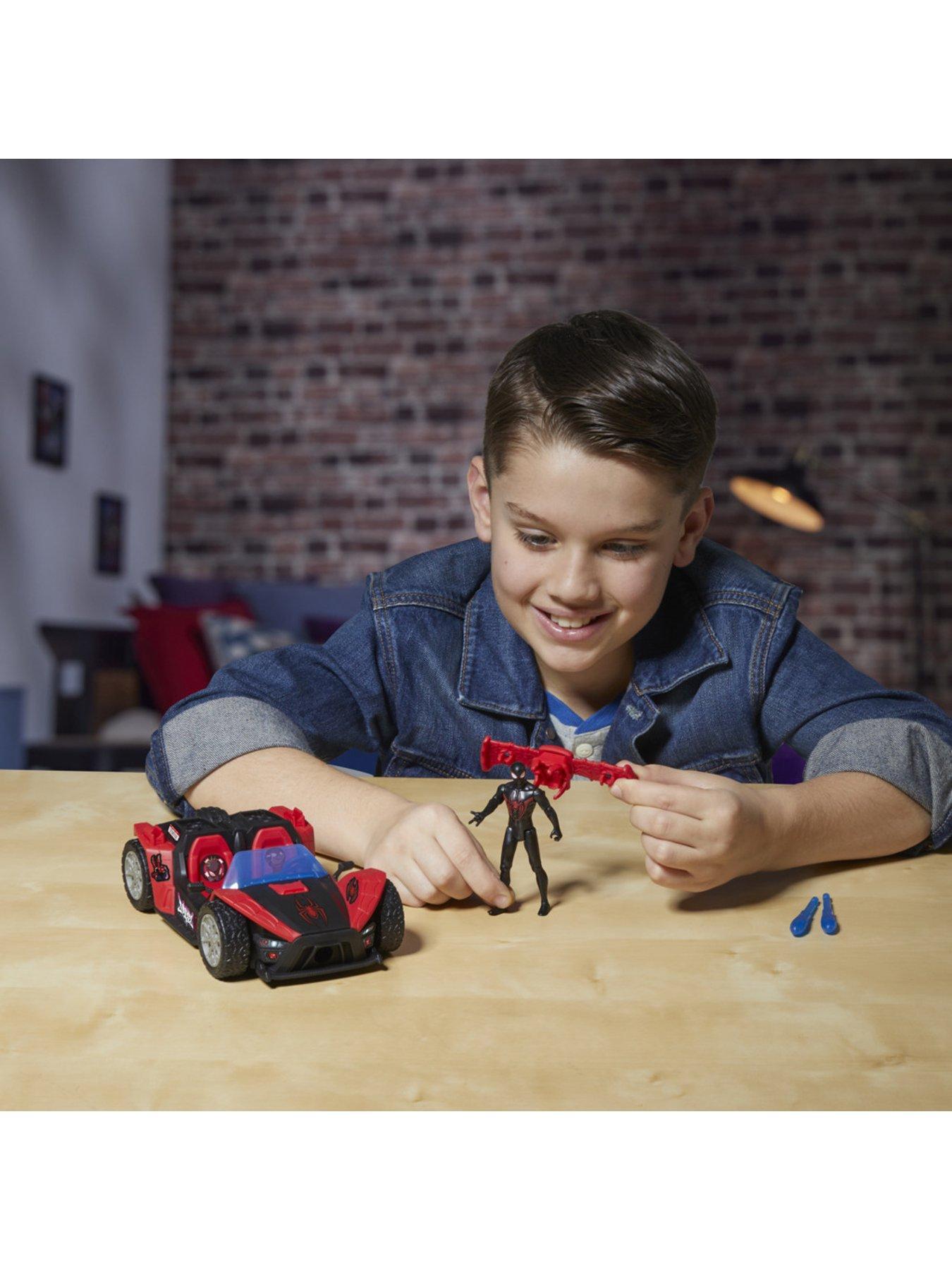 Image 6 of 7 of Spiderman Venomversus Miles Remix Blast Racer
