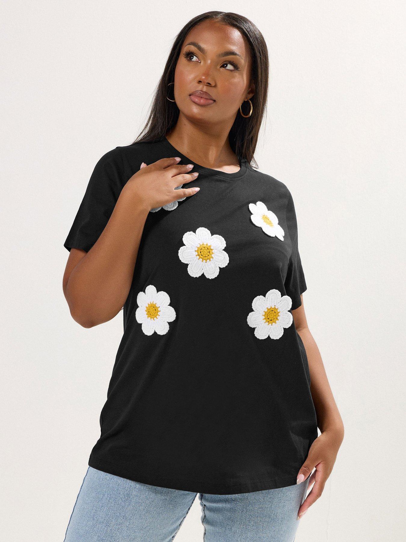 undefined Curve Applique Daisy T-shirt