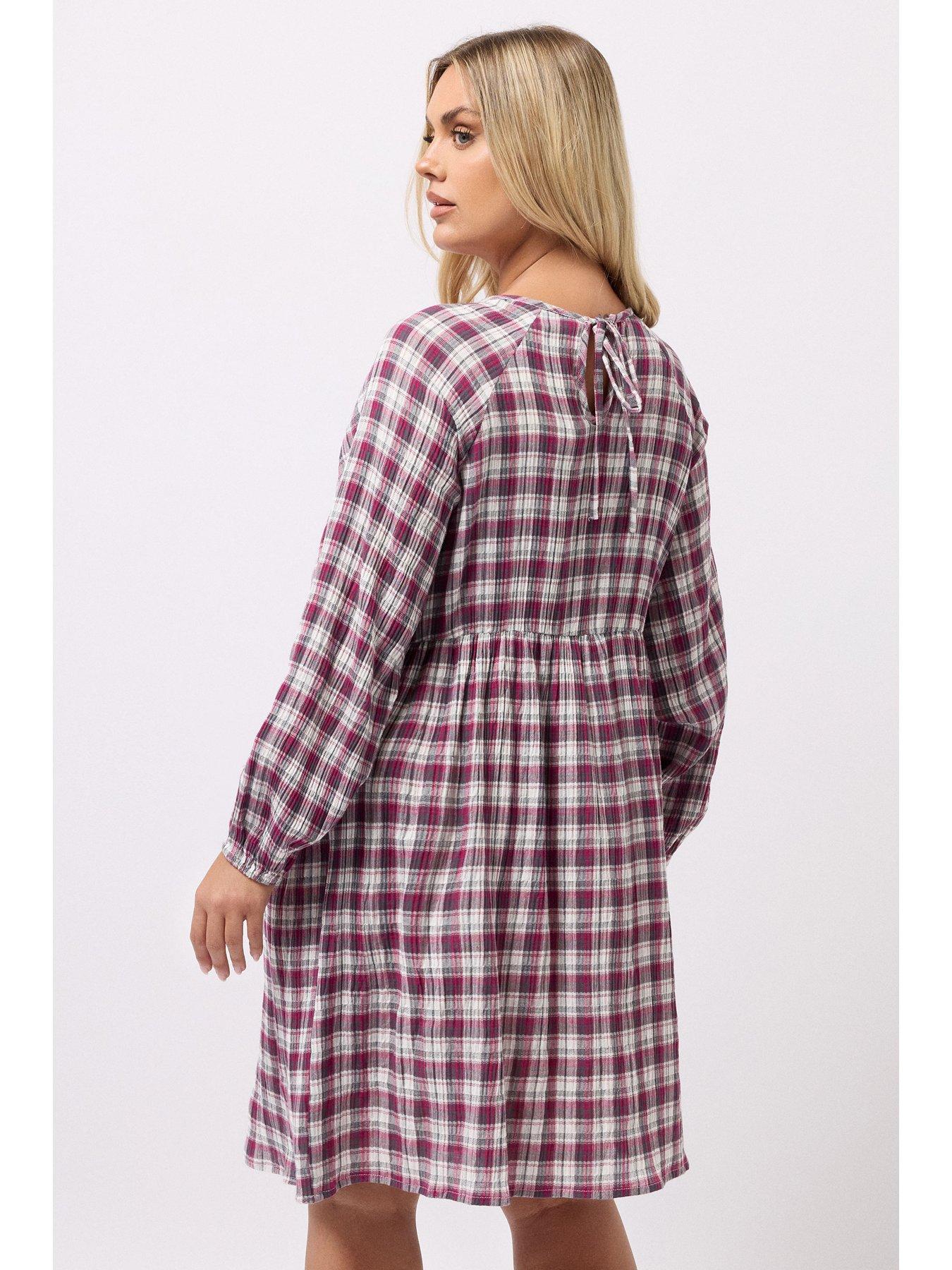 Image 2 of 5 of Yours Curve Textured Smock Check Dress - Pink
