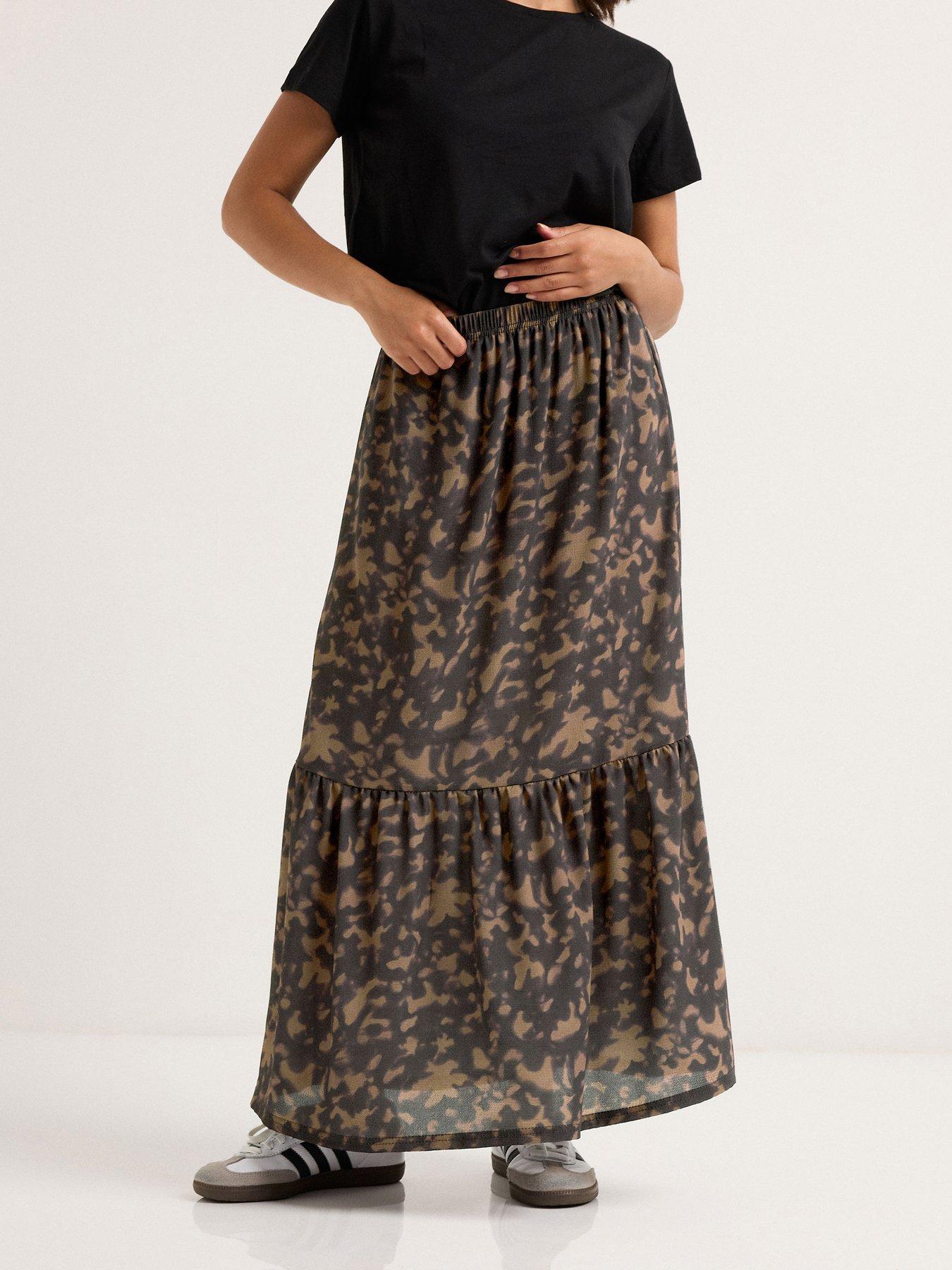 undefined Petite Tortoise Shell Tiered Skirt - Black