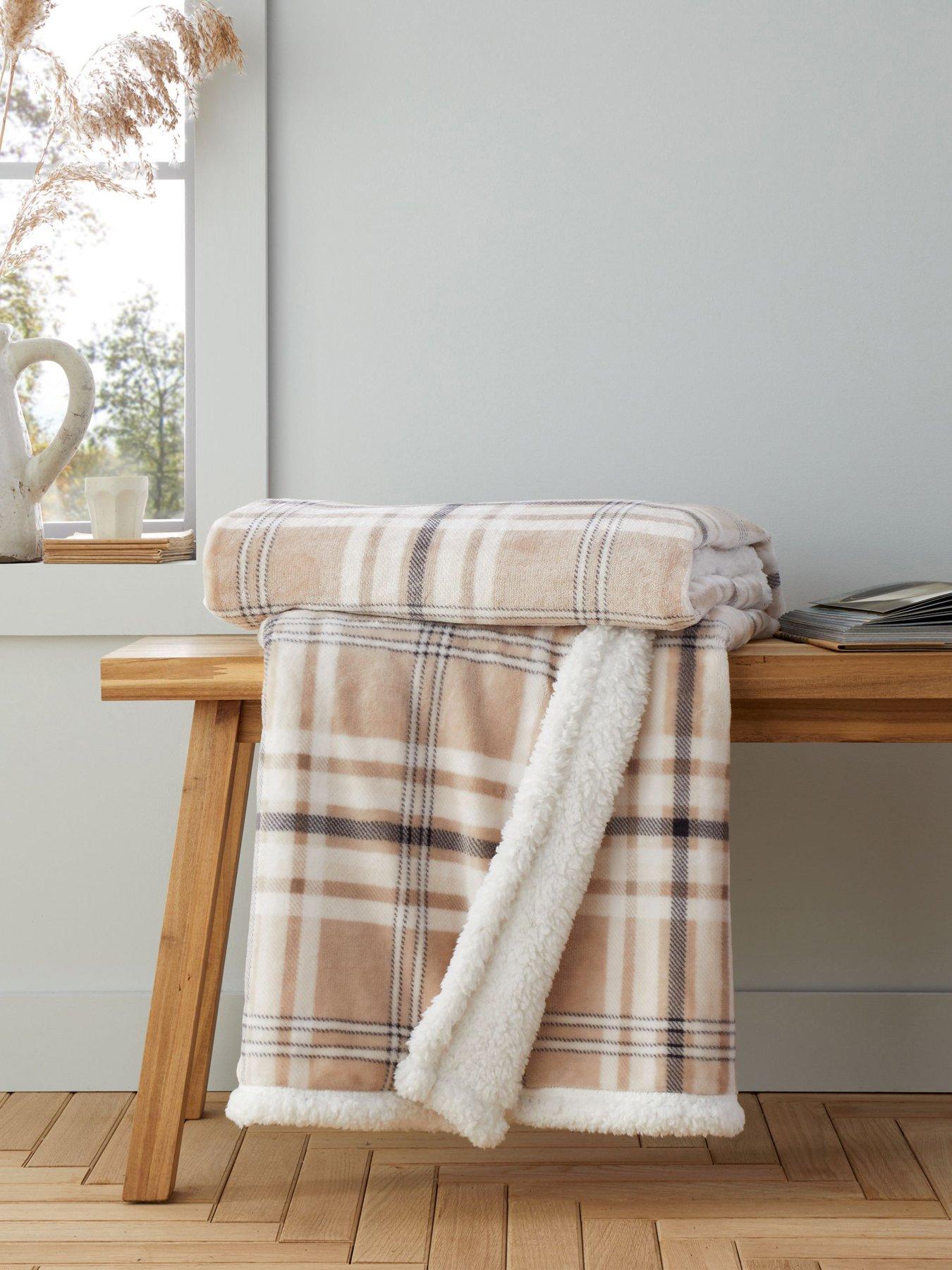 Catherine Lansfield Kelso Check Throw- 130x170cm