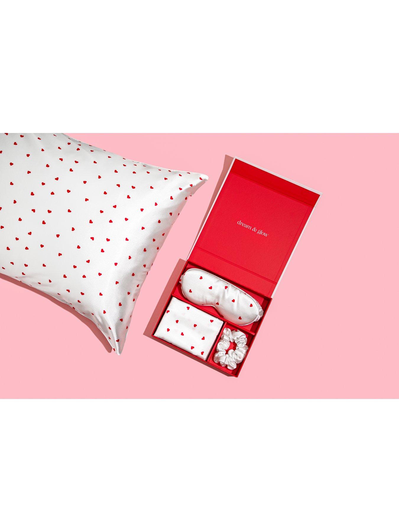 Image 4 of 5 of Silvercloud Heart Print Satin Giftset Infused with Silver Ions