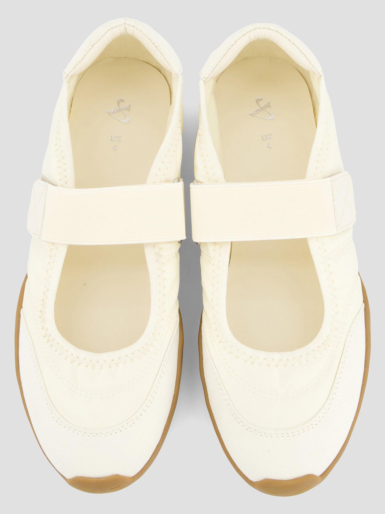 Image 3 of 7 of The Very Collection Ballet Trainer&nbsp;- Cream