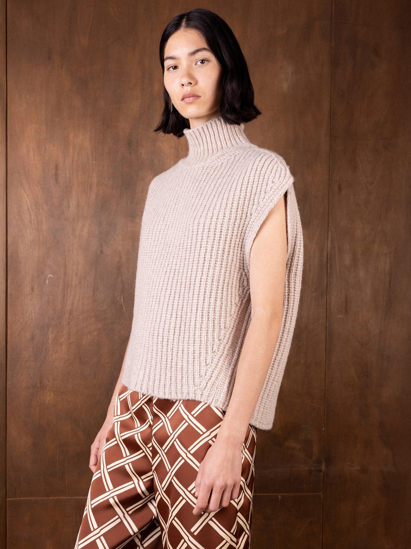 Vi.ve.re Elize Knitted Tabard - Oatmeal