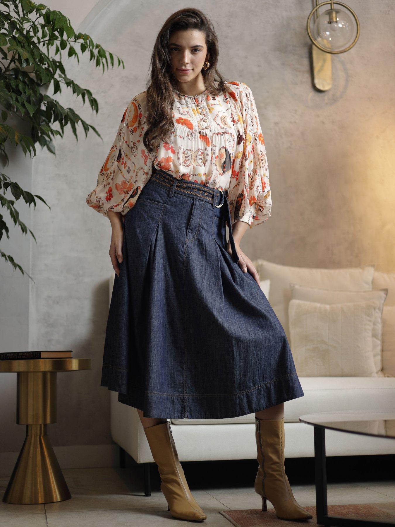 Image 3 of 5 of Emily Lovelock Print Blouse - Cream