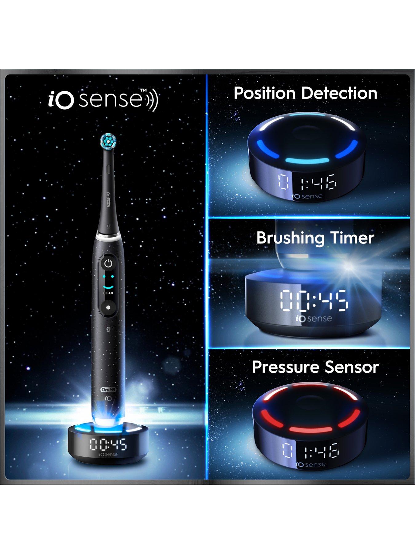 Image 6 of 8 of Oral-B iO10 Cosmic Black Special Edition