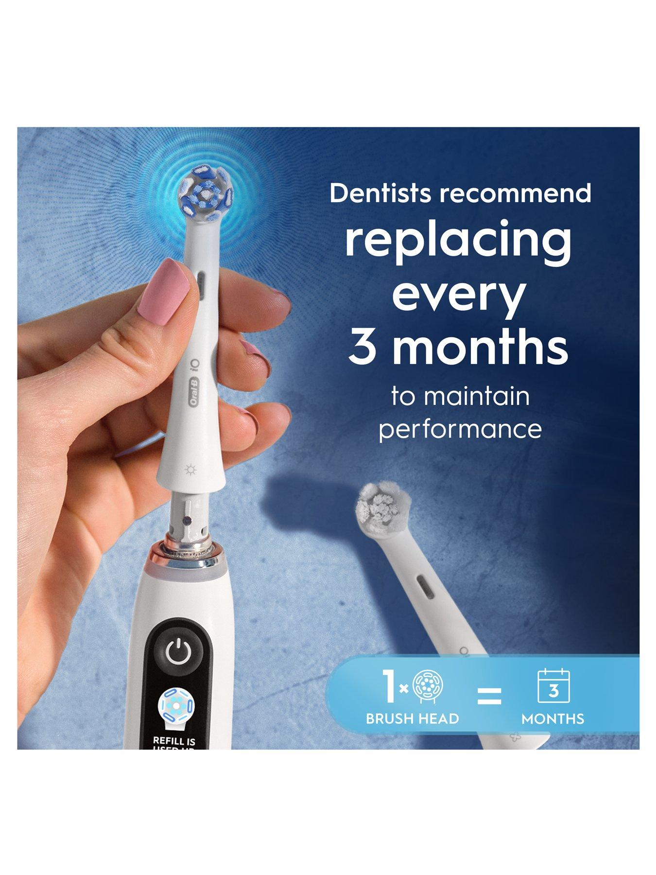 Image 4 of 7 of Oral-B Oral-B iO Ultimate Clean White 4ct
