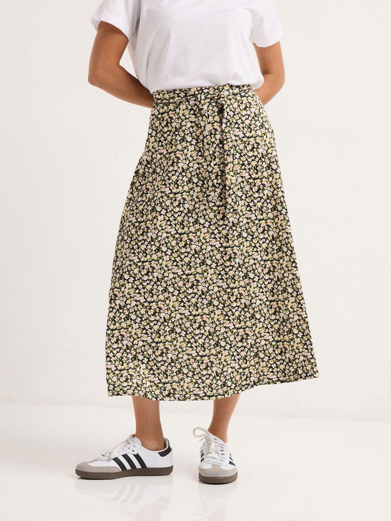 undefined Petite Ditsy Belt Midi Skirt - Black