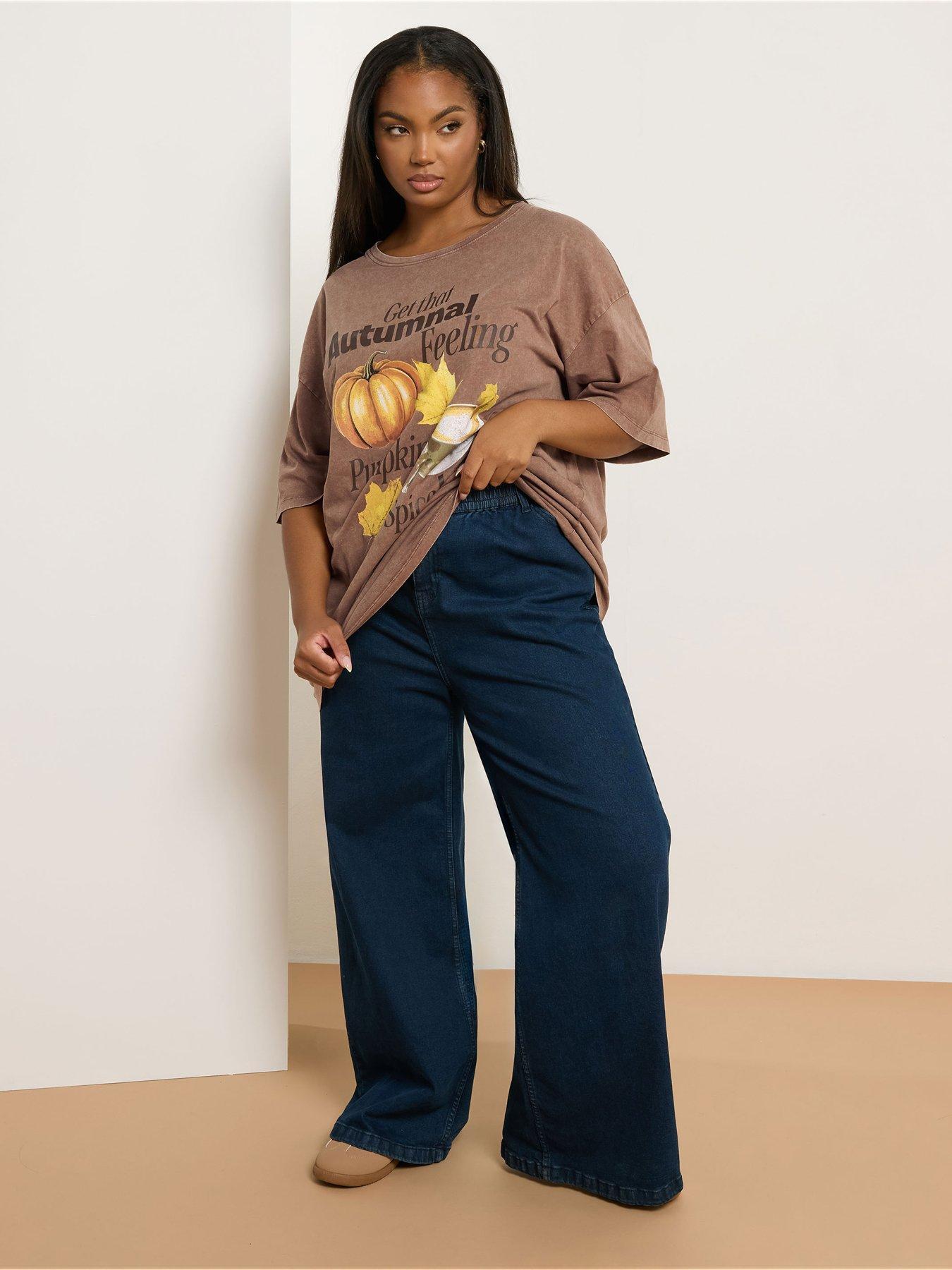 Image 3 of 4 of Yours Curve Placement Print Relaxed T-Shirt - Brown