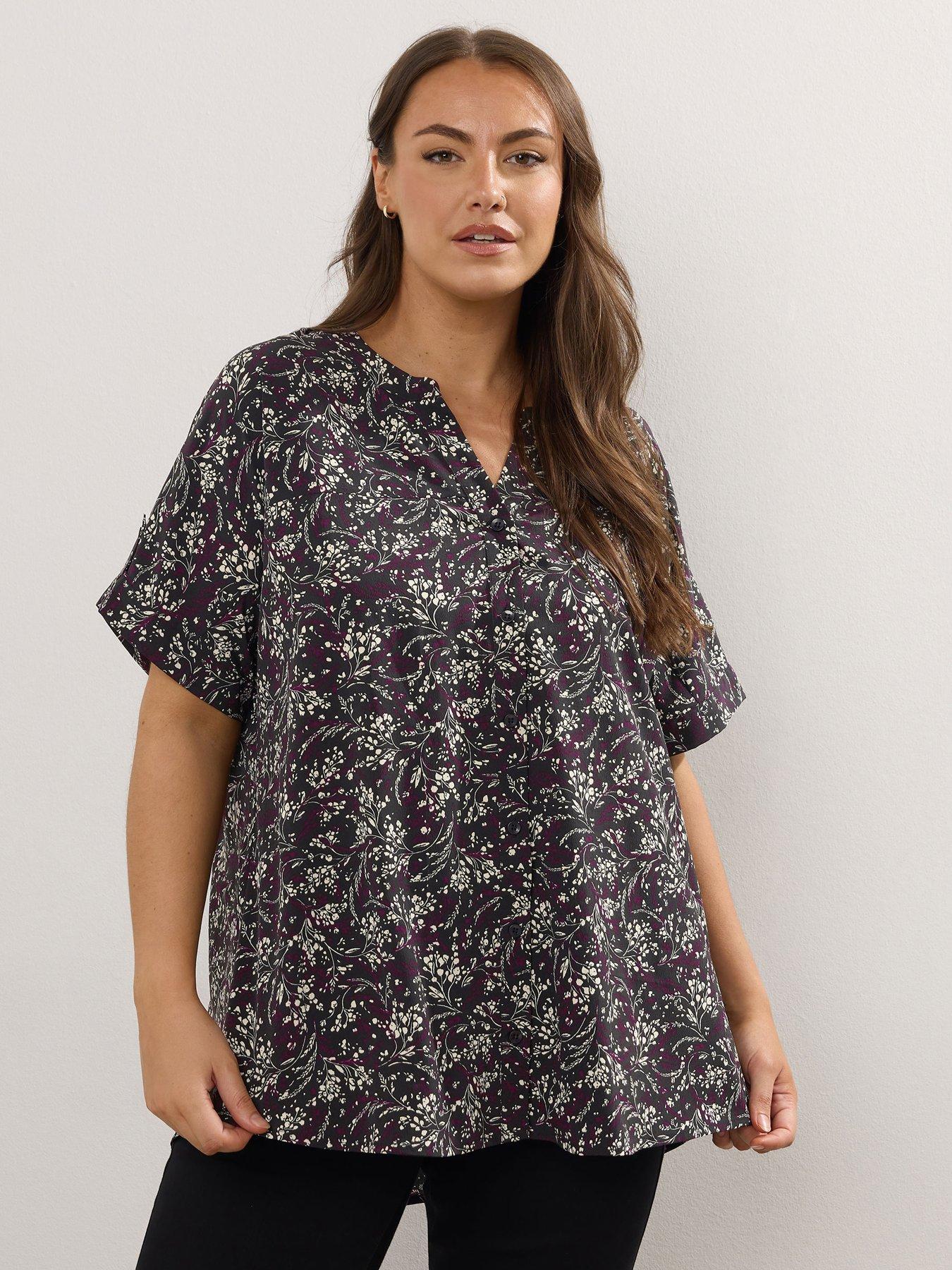 undefined Curve Short Sleeve Notchneck Top