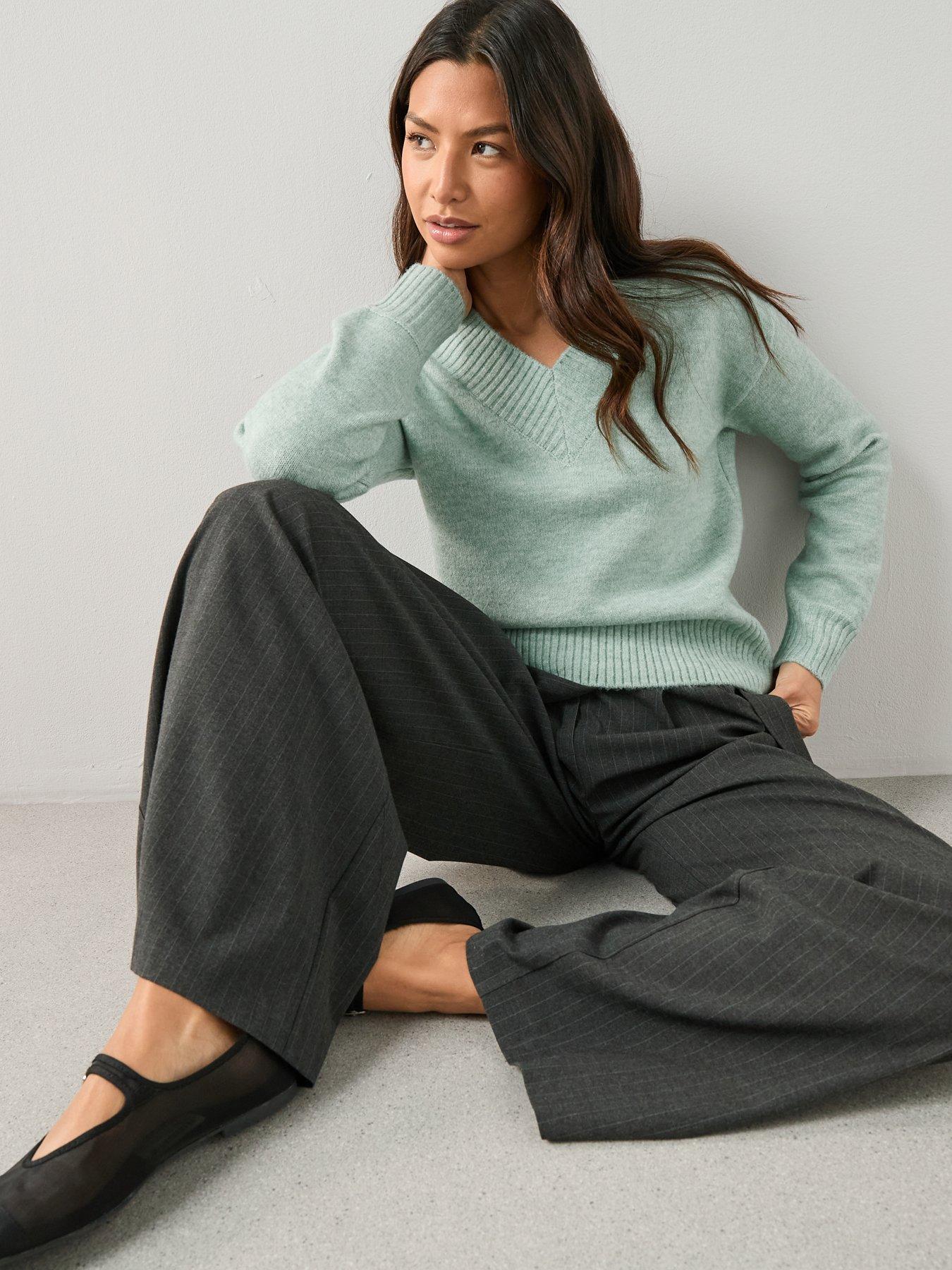 Image 4 of 7 of The Very Collection Deep Rib V Neck Knitted Jumper - Green