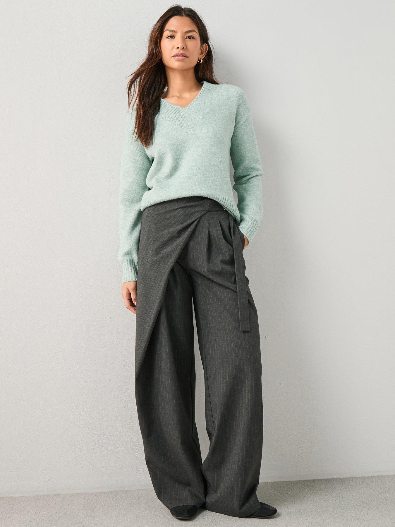 Image 6 of 7 of The Very Collection Deep Rib V Neck Knitted Jumper - Green