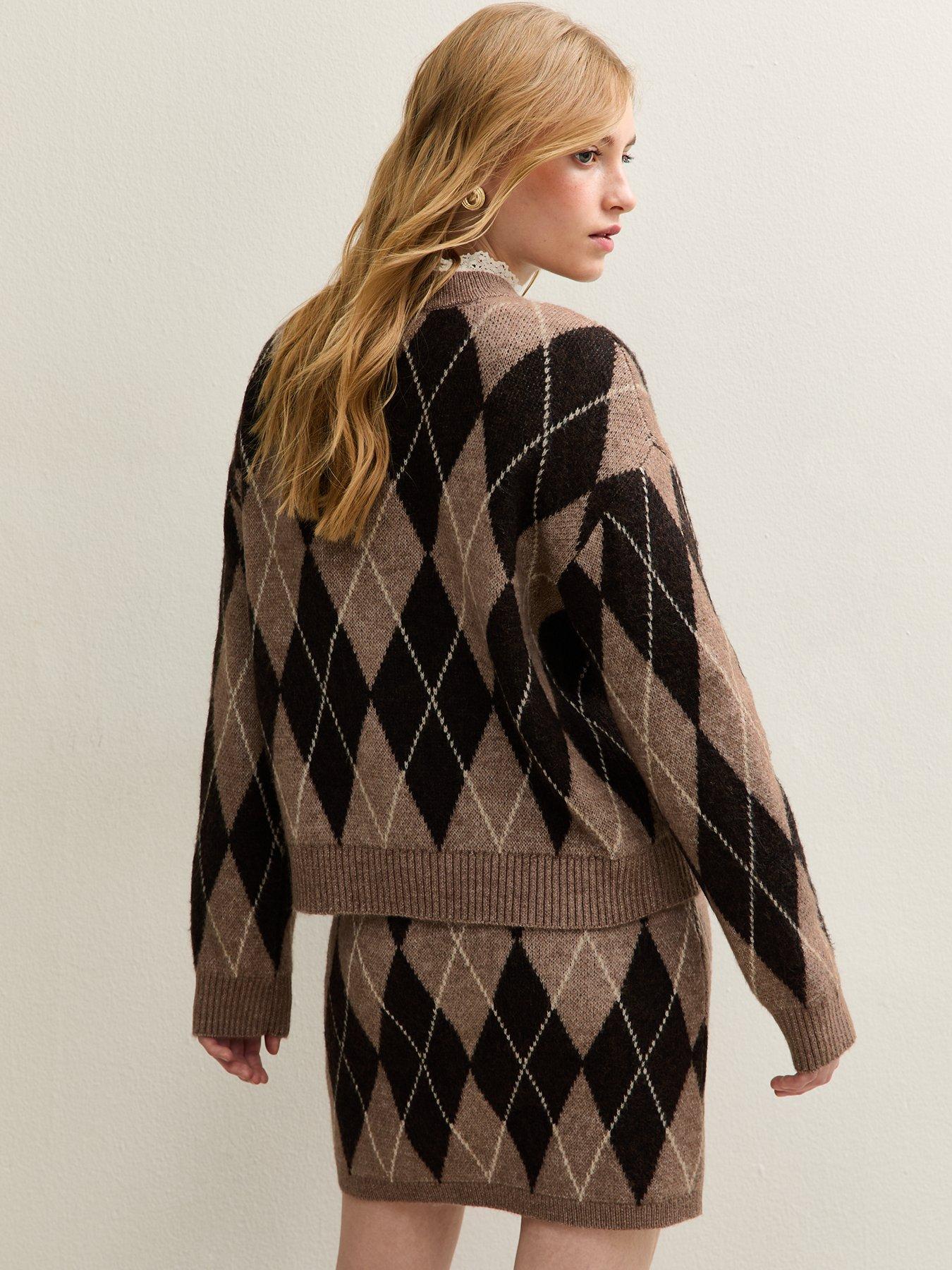 Image 2 of 6 of New Look Argyle Crew Neck Midweight Knit Jumper - Brown