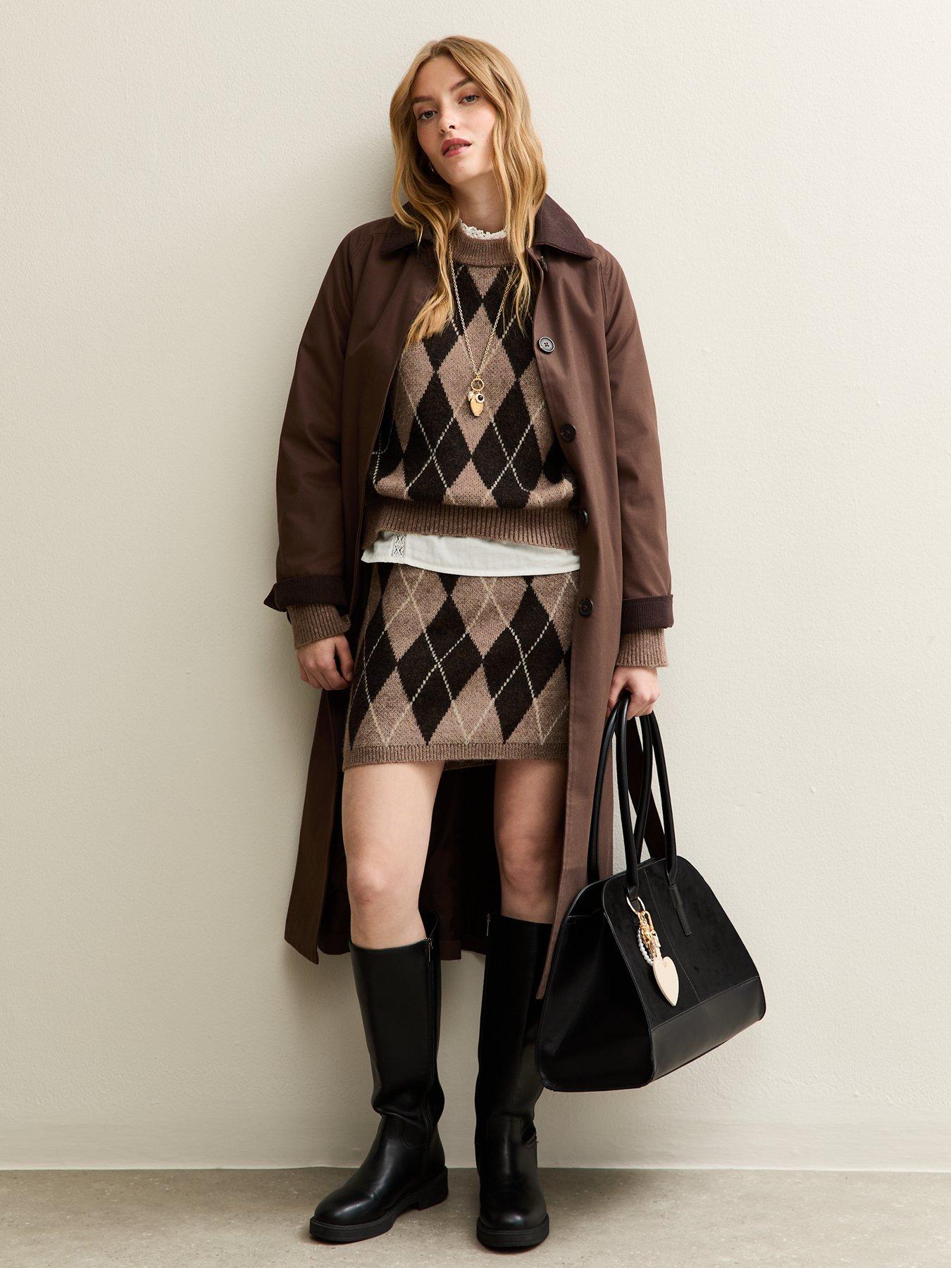 Image 3 of 6 of New Look Argyle Crew Neck Midweight Knit Jumper - Brown
