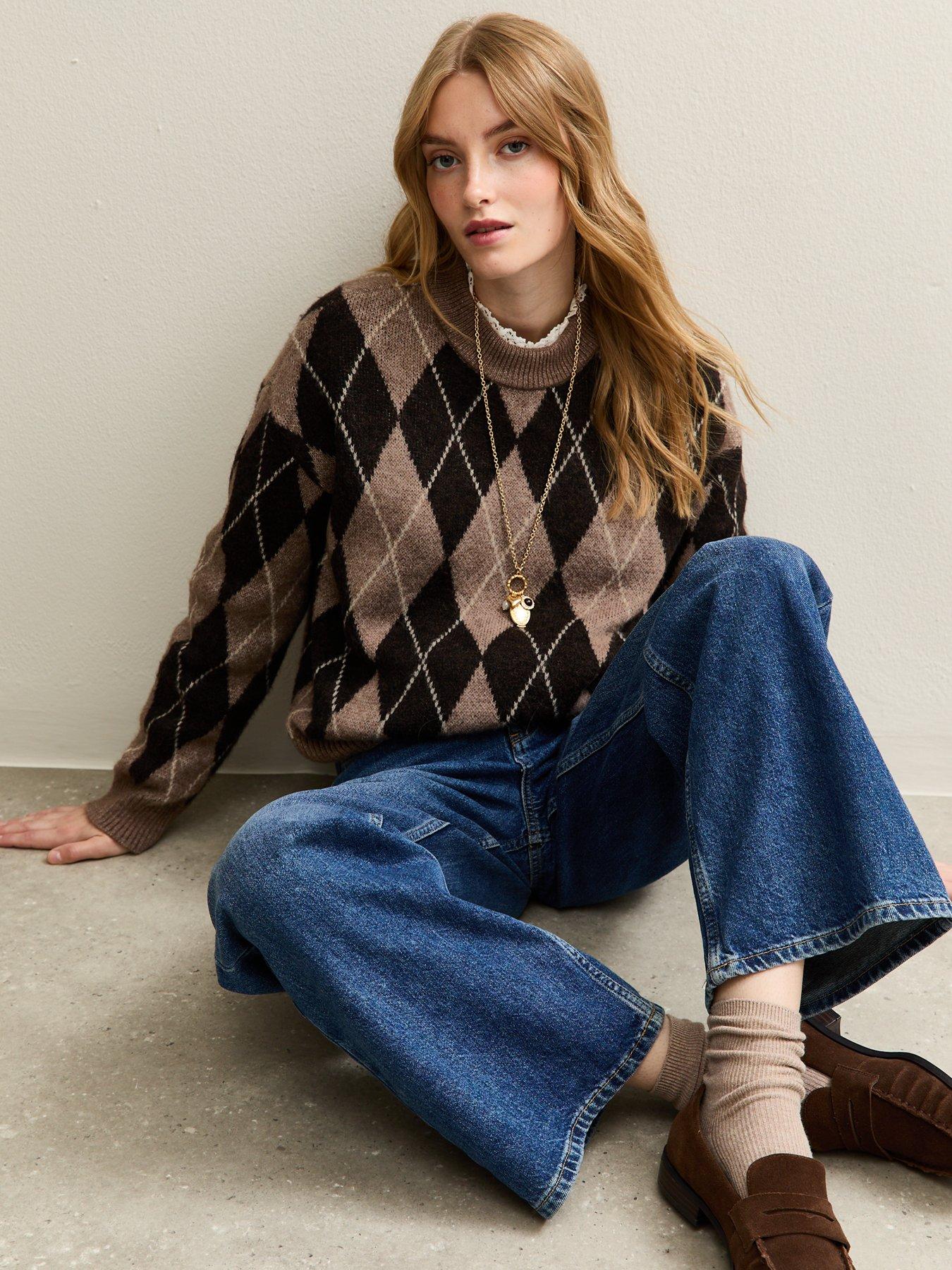 Image 4 of 6 of New Look Argyle Crew Neck Midweight Knit Jumper - Brown