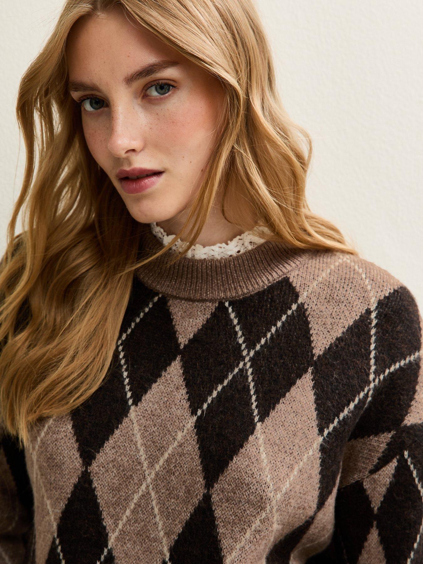 Image 6 of 6 of New Look Argyle Crew Neck Midweight Knit Jumper - Brown