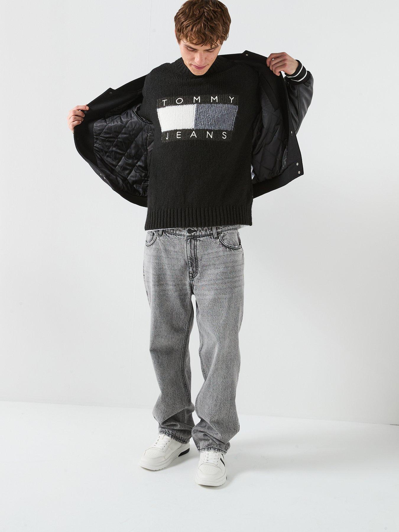 Image 5 of 6 of Tommy Jeans Flag Bearer Knitted Jumper - Black