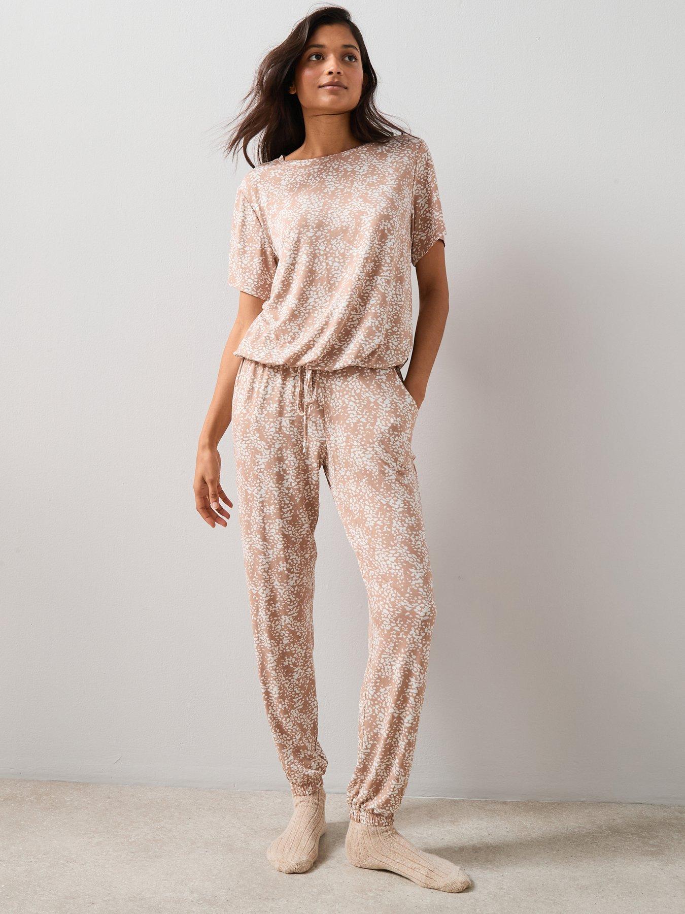 The Very Collection: Slouchy Tie Front Animal Print Short Sleeve And Jogger Pyjama Set - Beige