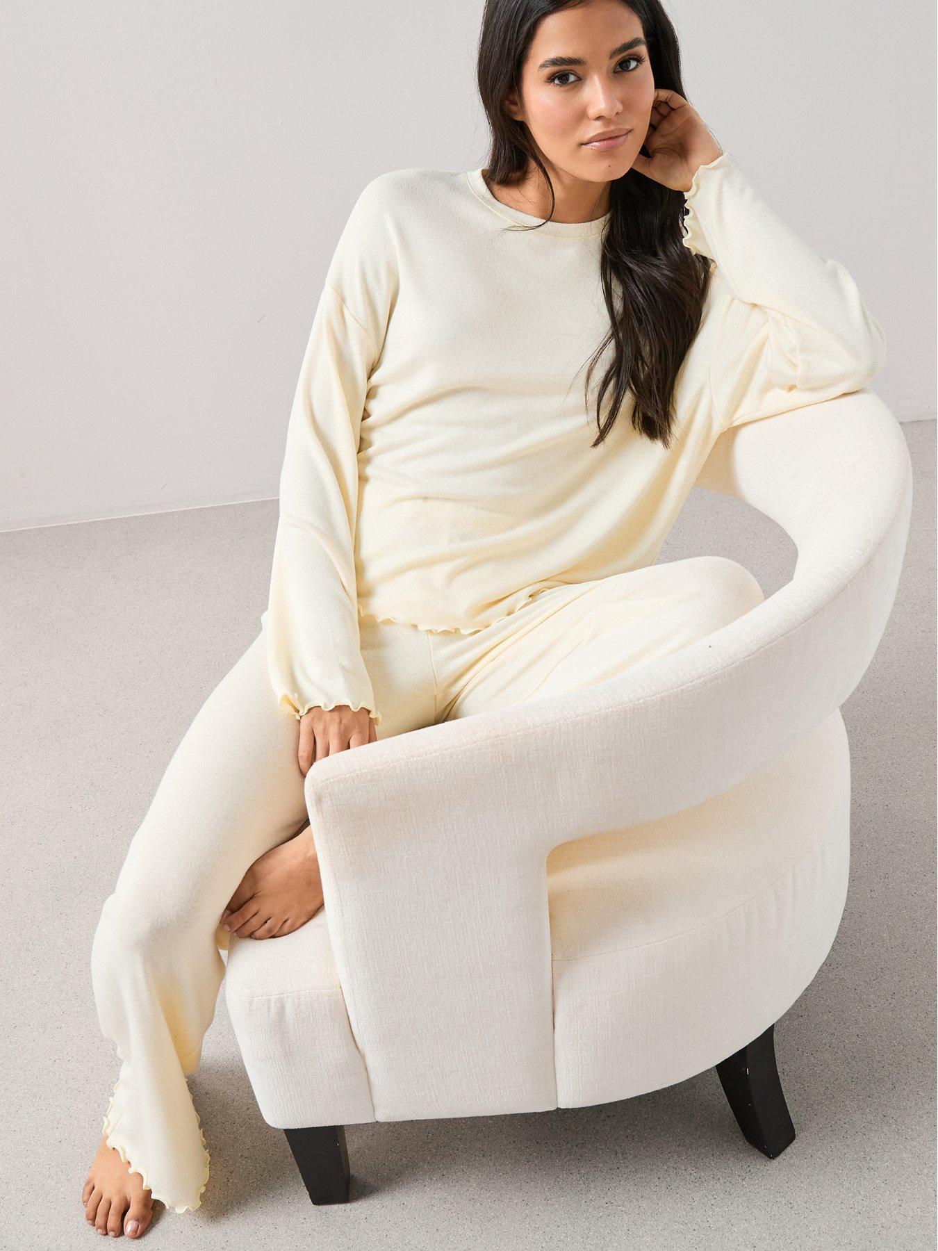 The Very Collection Long Sleeve Soft Touch Lettuce Hem Pyjama Set - Lemon