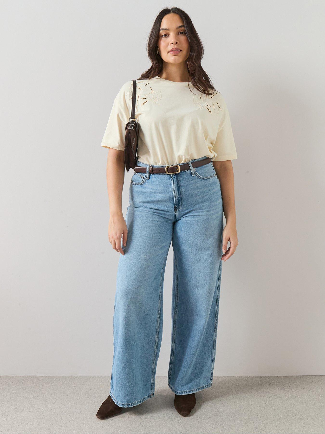Image 3 of 6 of The Very Collection Curve Embroidered T-shirt - Cream