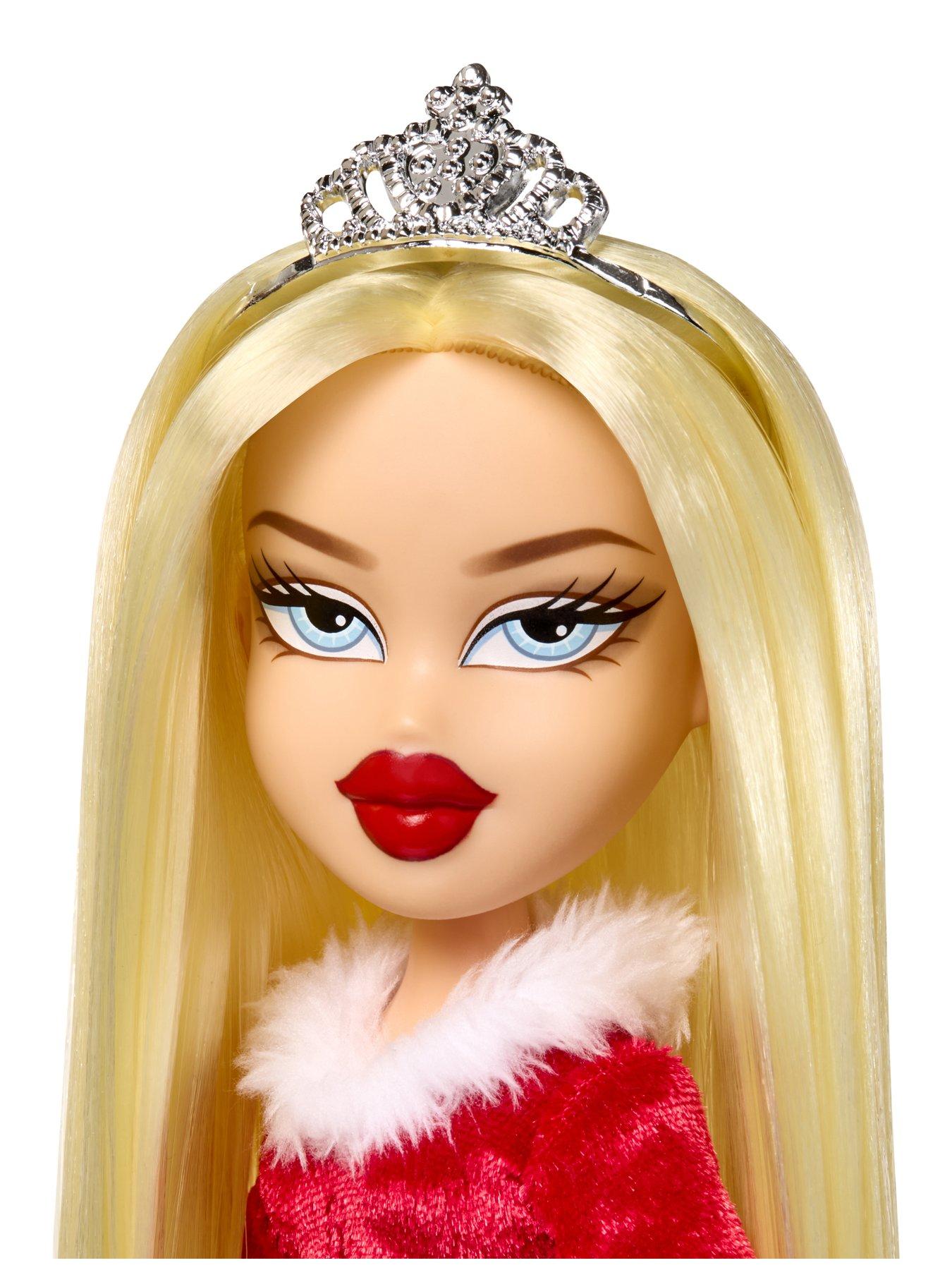 Image 3 of 5 of Bratz Very Merry Fashion Doll - Cloe
