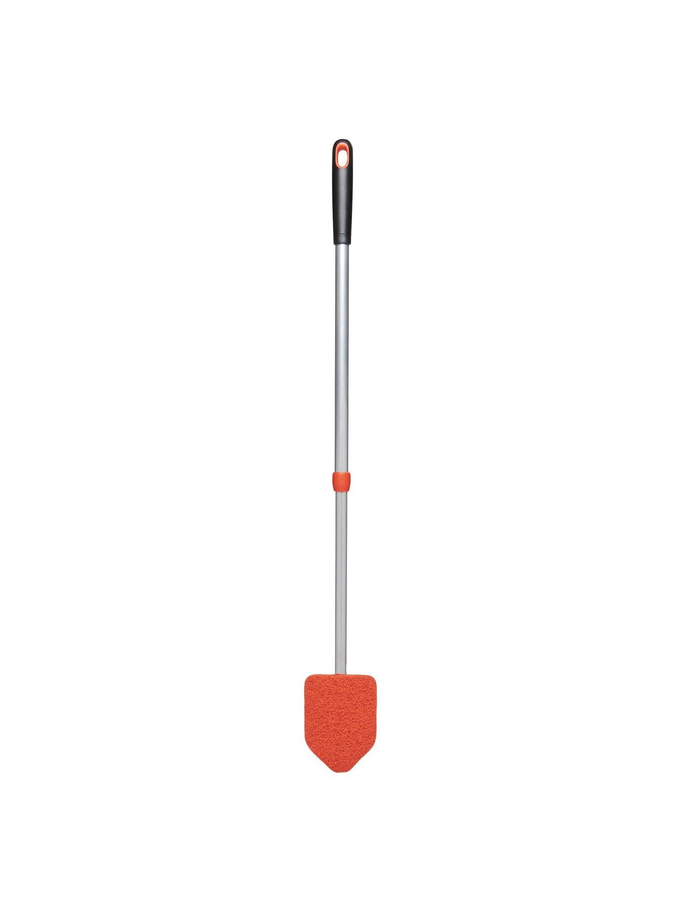 Image 2 of 6 of OXO Extendable Tub &amp; Tile Scrubber