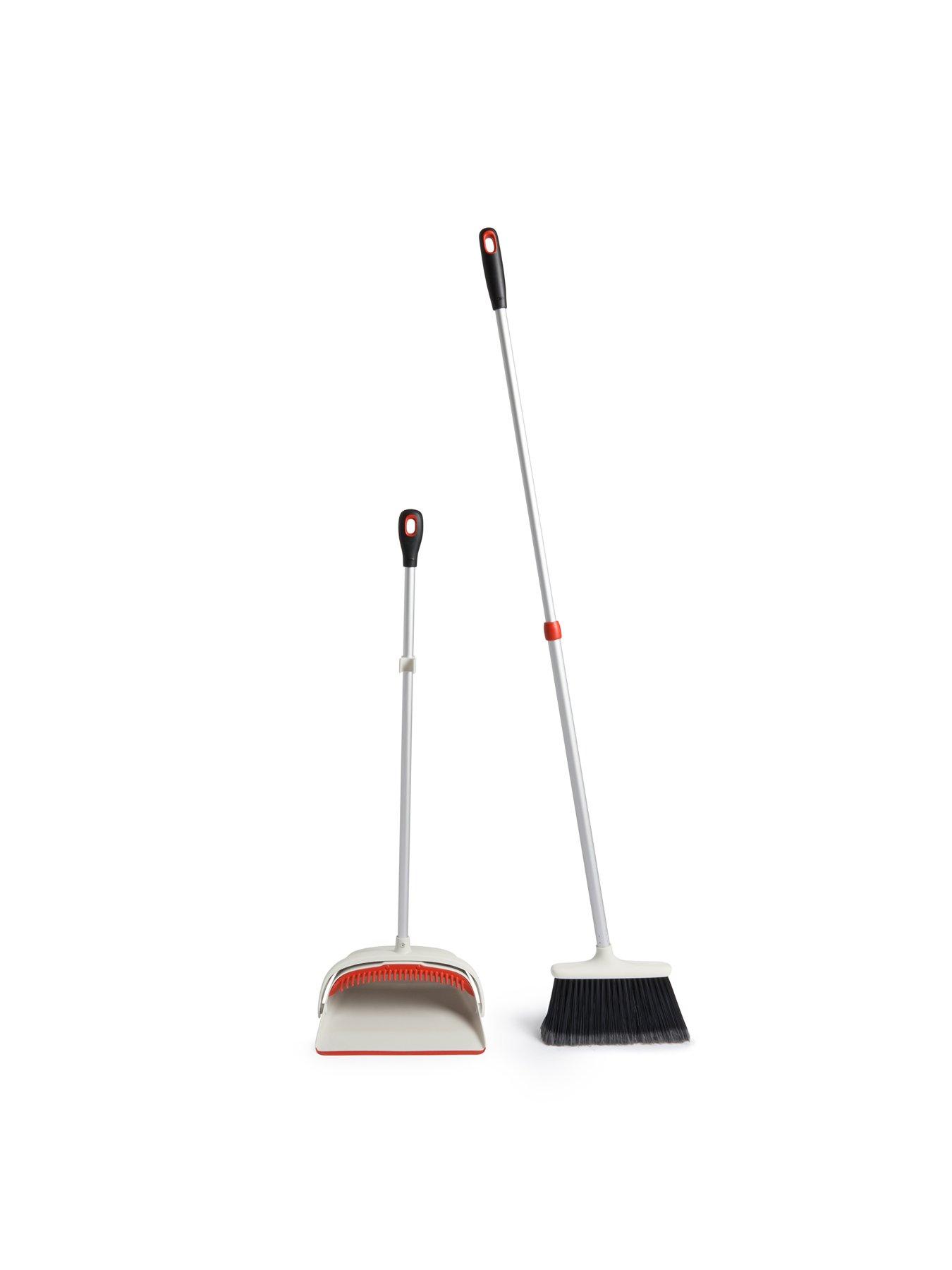 Image 2 of 6 of OXO Large Sweep Set With Extendable Broom