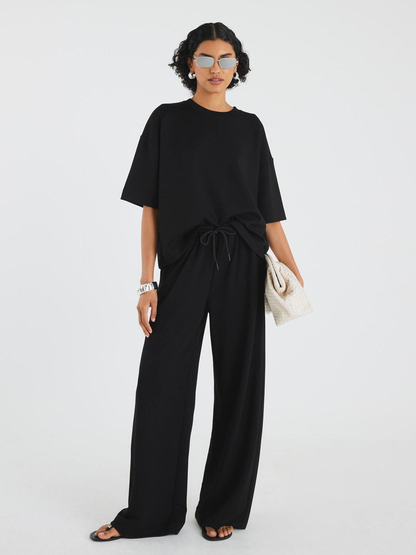 Image 3 of 5 of River Island Short Sleeve Clean Boxy Tee - Black