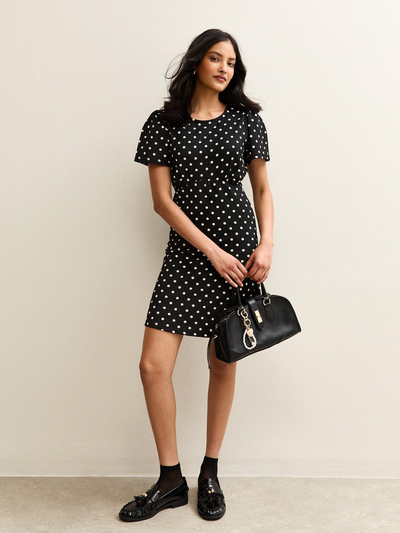 New Look: Crinkled Jersey Spot Short Sleeve Mini Dress - Black