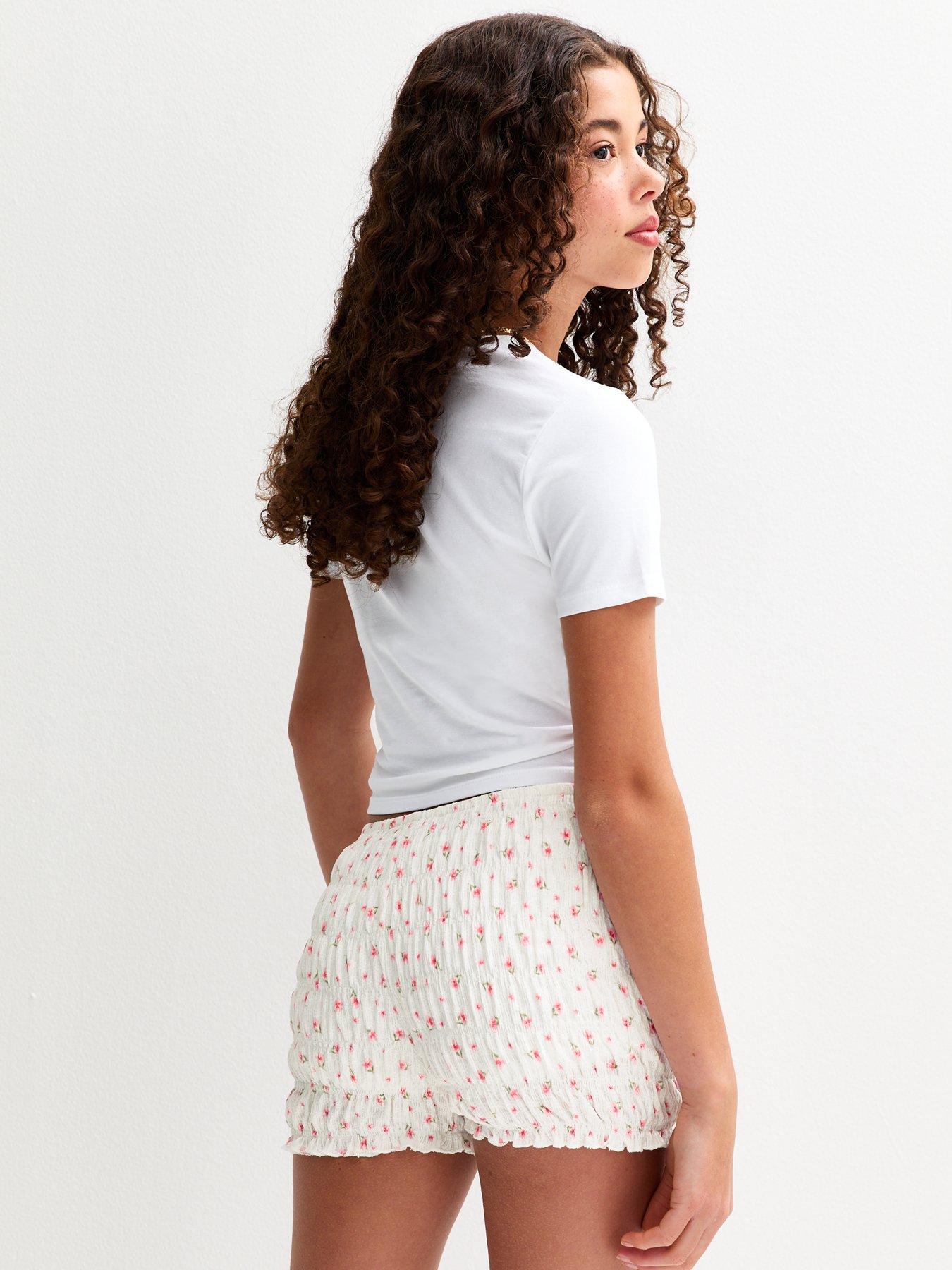 Image 2 of 4 of New Look 915 Girls Ditsy Print Shirred Shorts - White