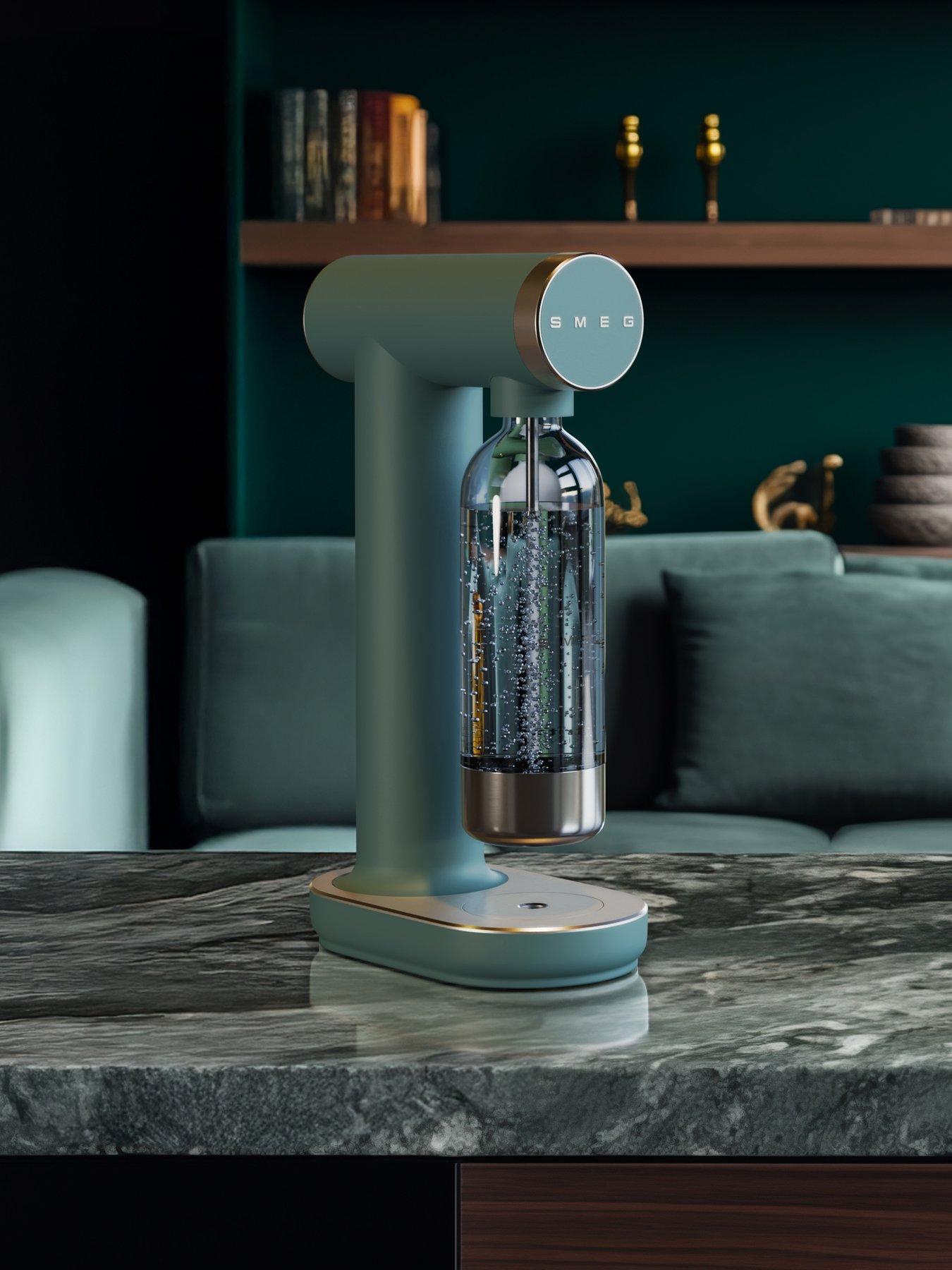 Smeg Soda Maker with Non-Slip Feet, 800ml, Emerald Green