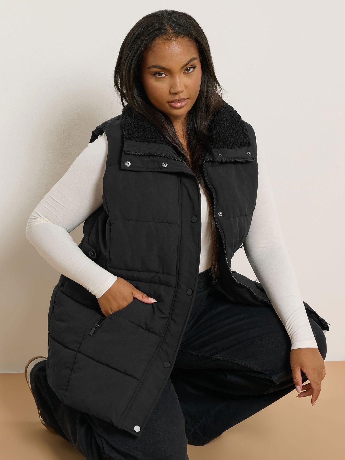 undefined Curve Short Gilet - Black