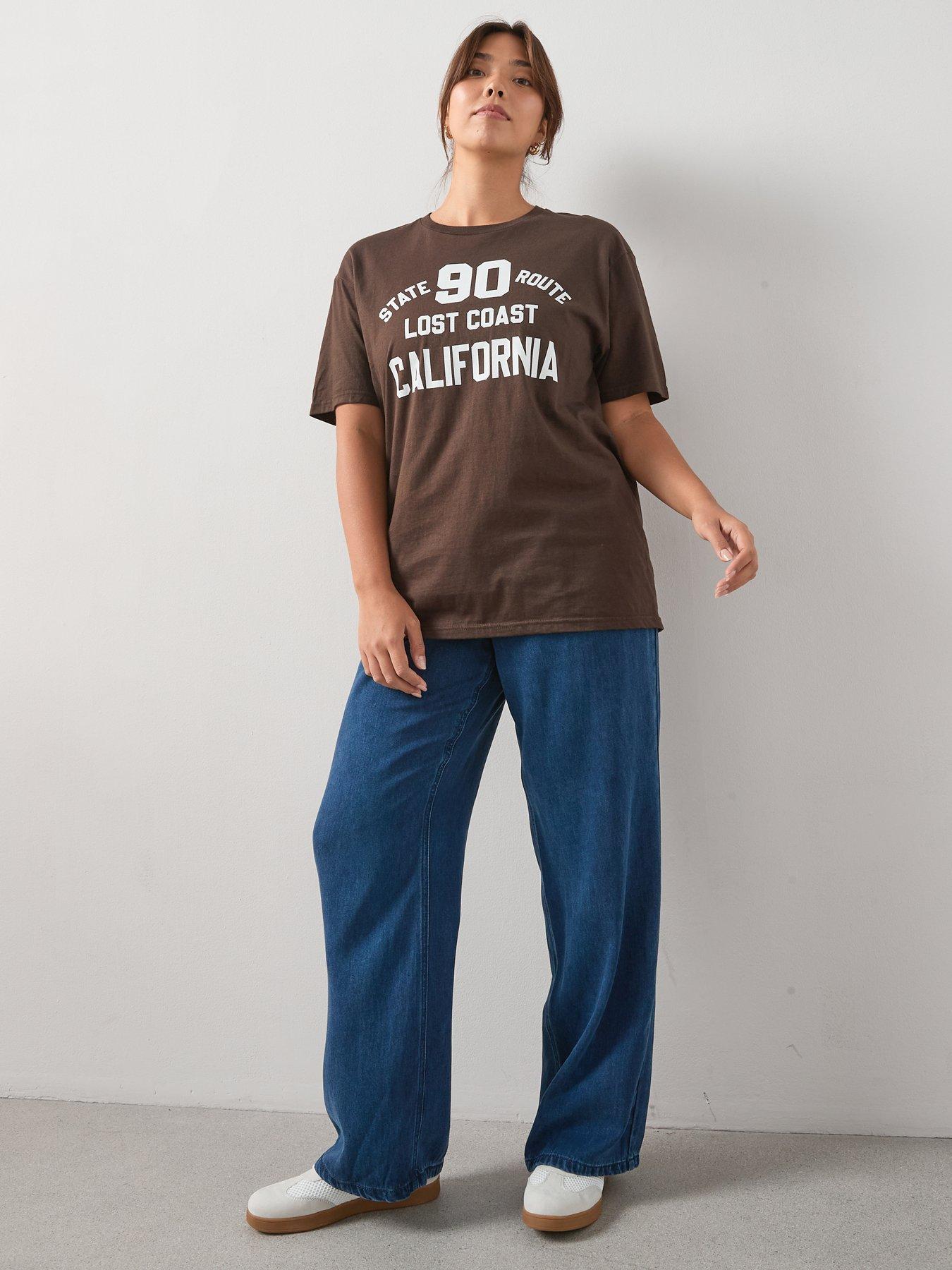 Image 4 of 7 of The Very Collection Curve California Slogan T-Shirt - Chocolate