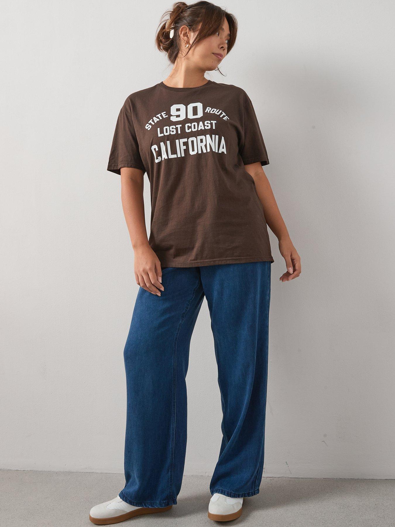 Image 6 of 7 of The Very Collection Curve California Slogan T-Shirt - Chocolate
