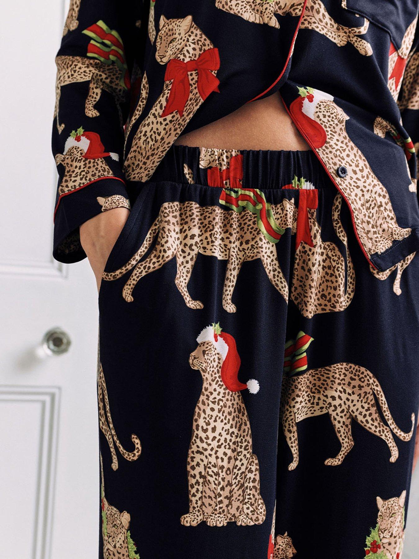 Image 3 of 6 of CHELSEA PEERS Classic Long Button Up Printed Pyjama Set - Dark Blue
