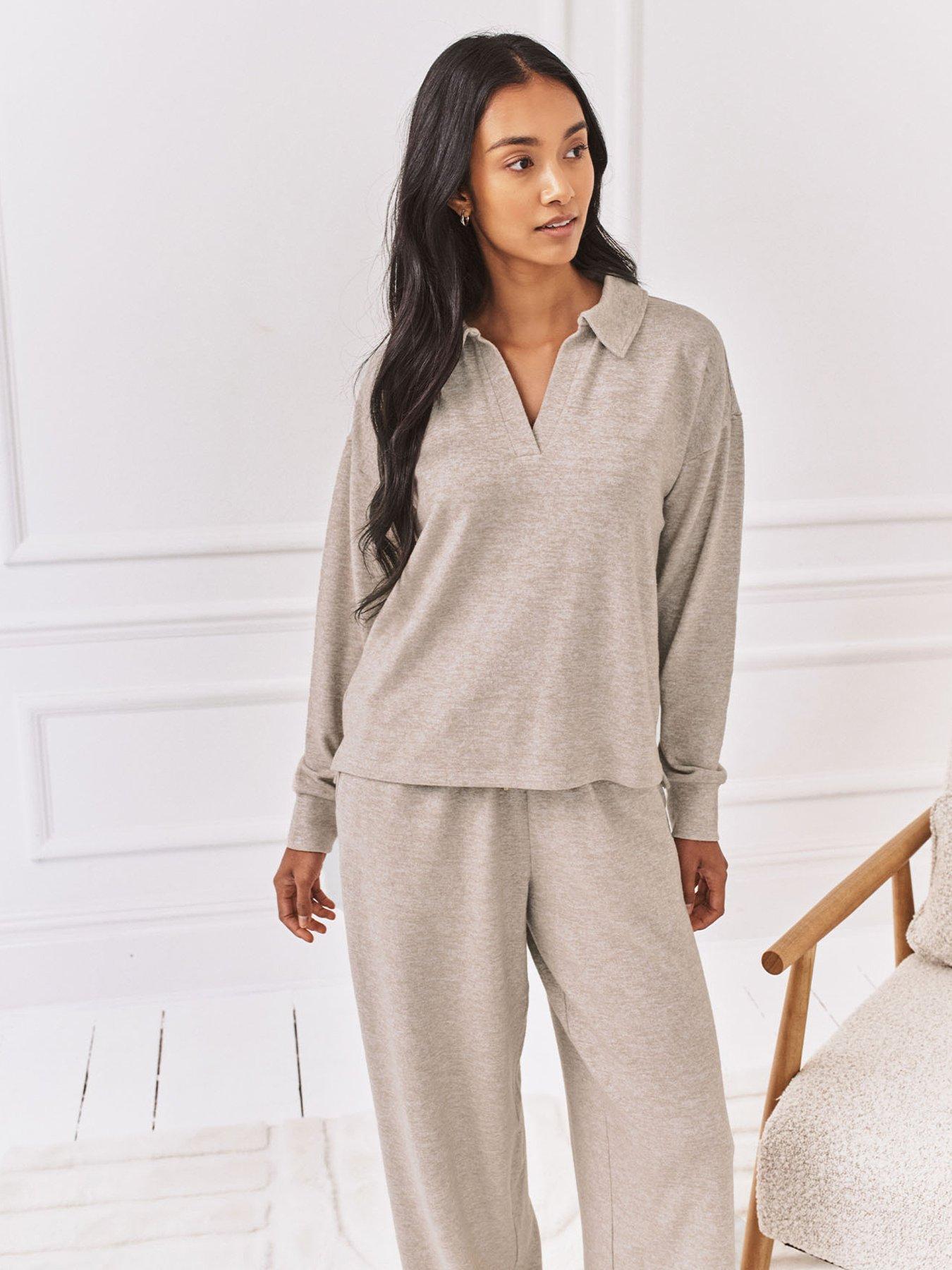 CHELSEA PEERS Collared V Neck Jumper In Snit - Camel - Brown