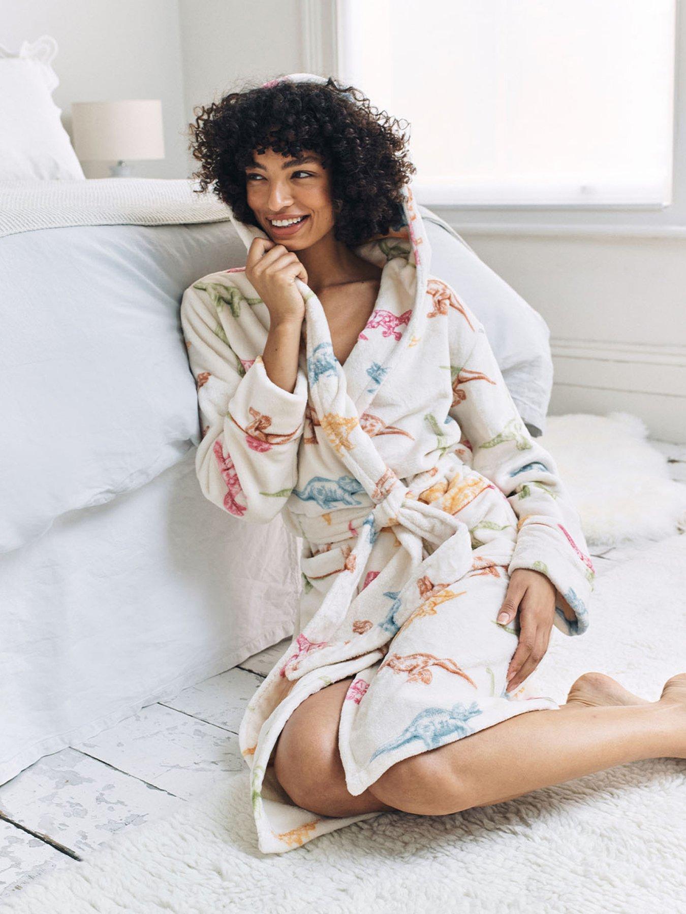 Image 5 of 5 of CHELSEA PEERS Classic Dressing Gown - White