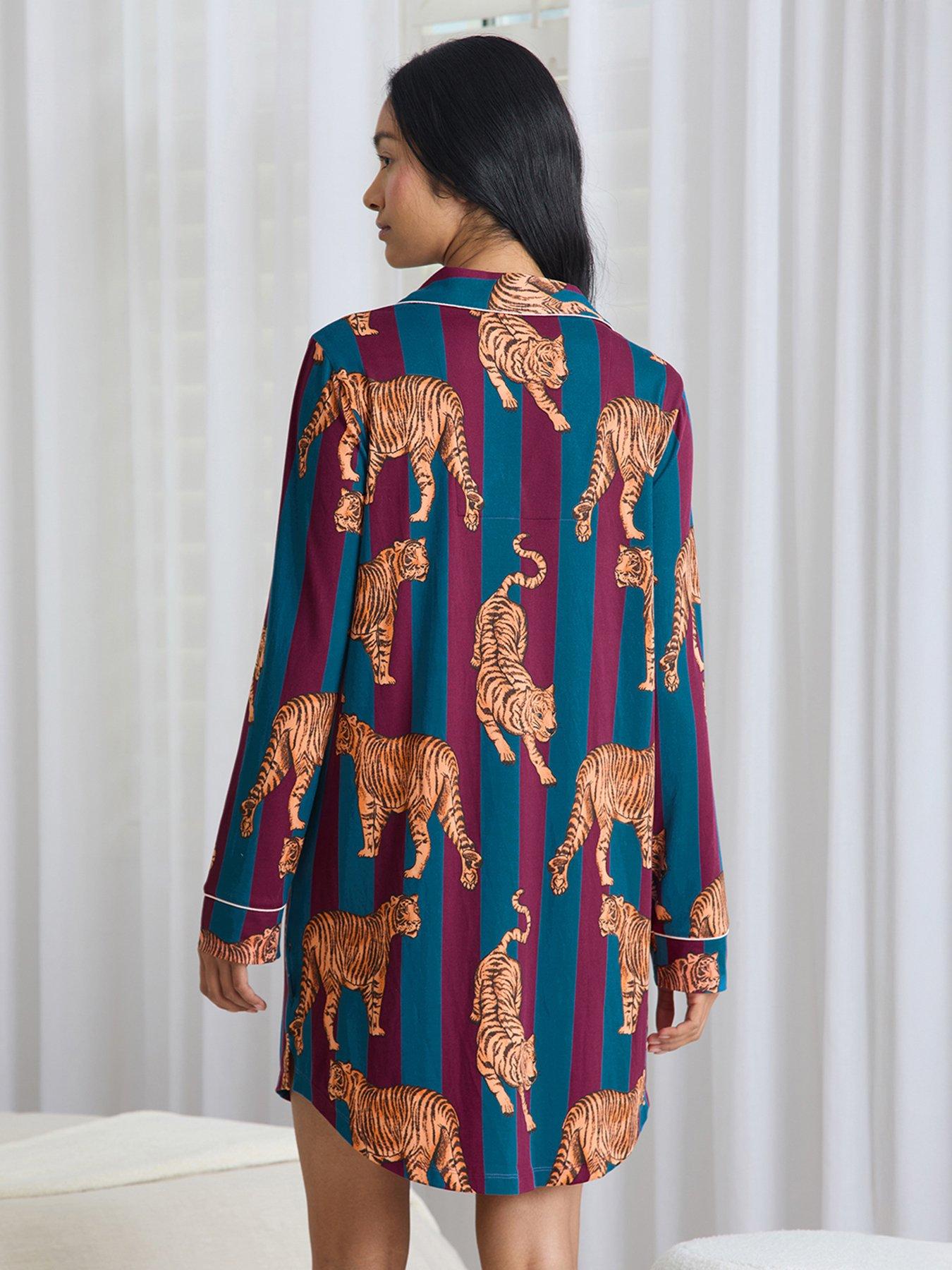 Image 5 of 5 of CHELSEA PEERS Classic Night Shirt In Polyester - Red